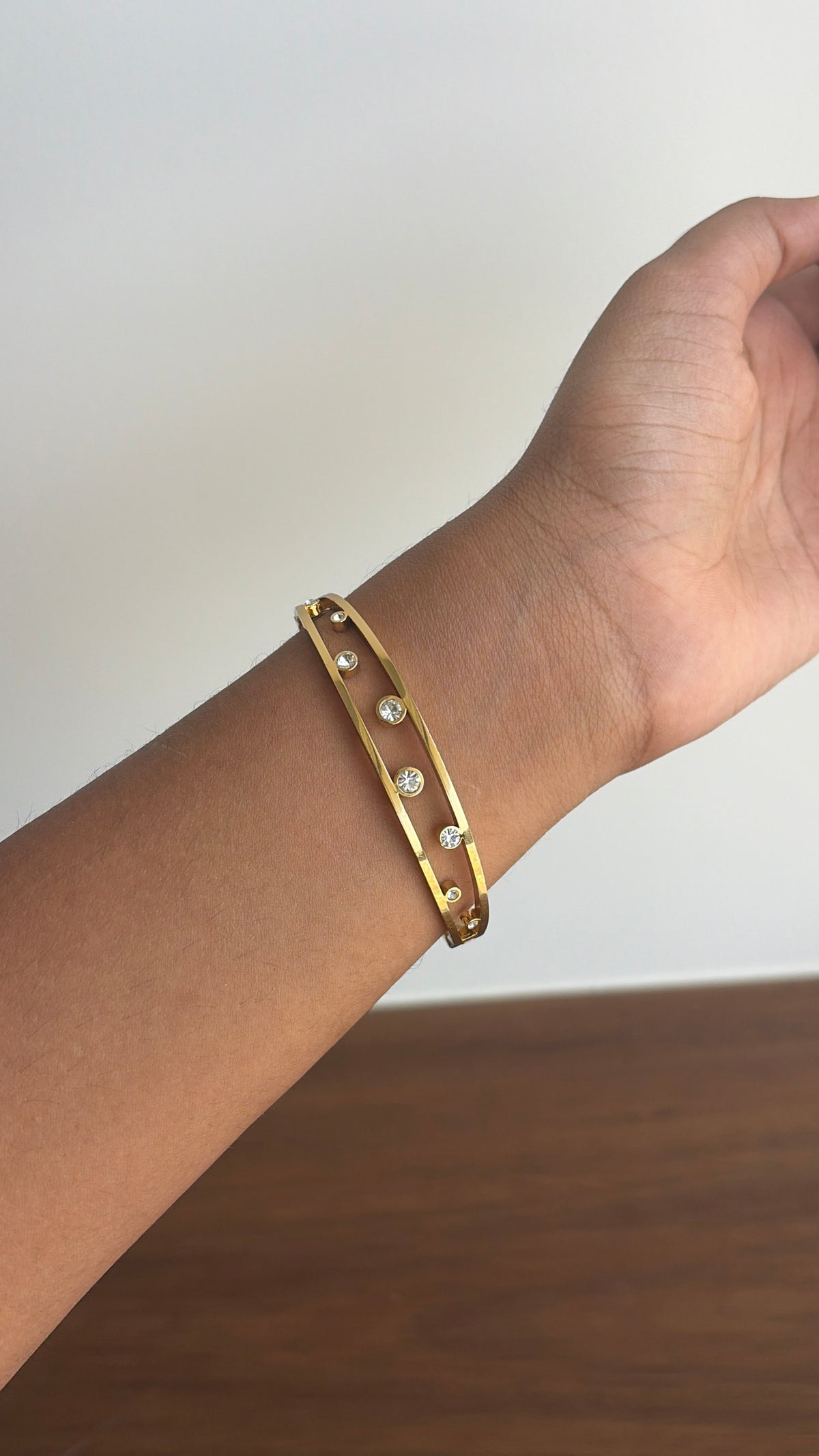 Dazzle stones bracelet