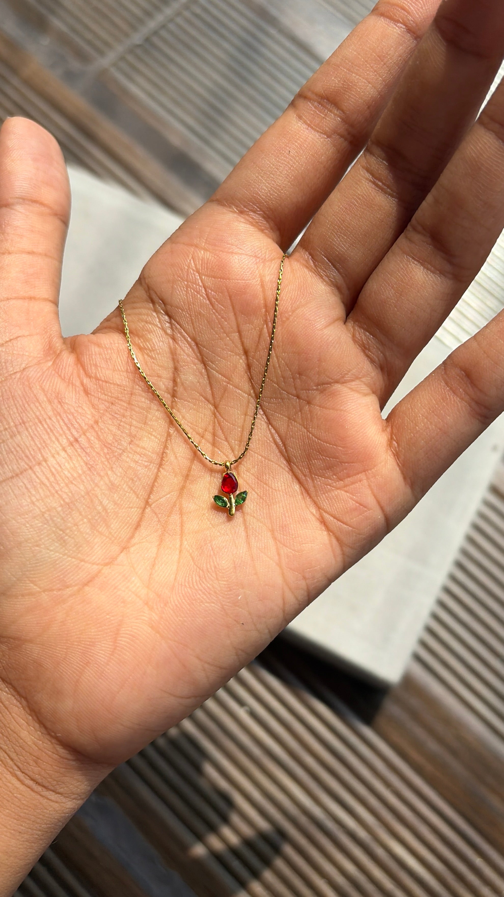 Red tulip necklace
