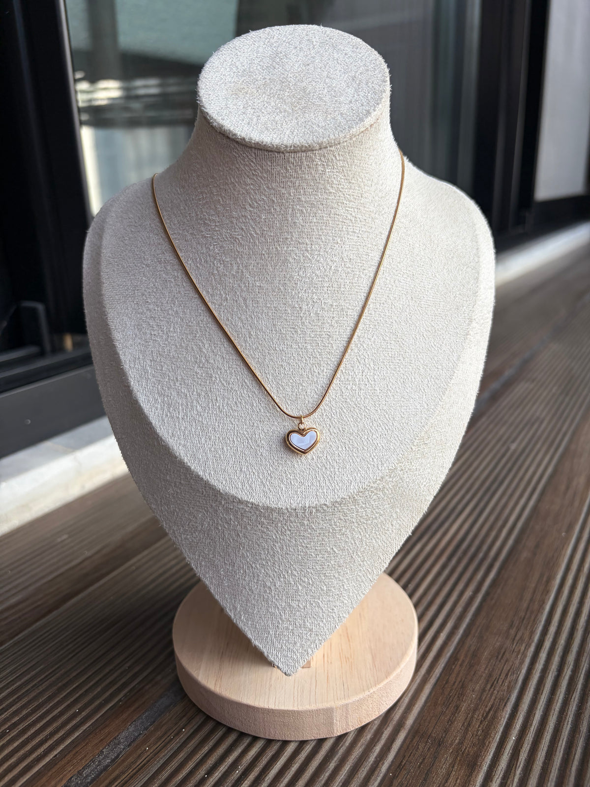 White heart necklace