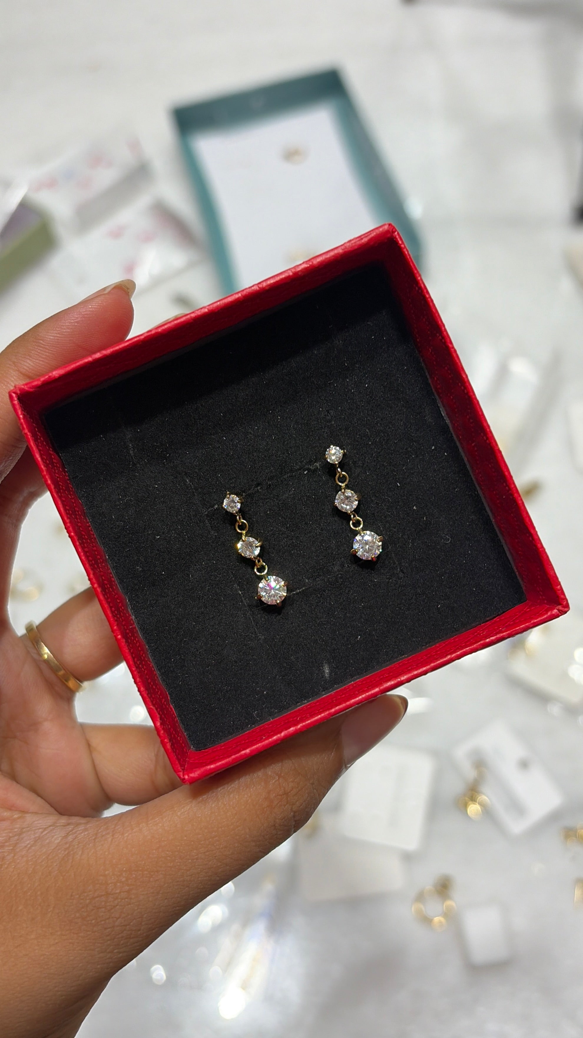 Solitaire Trail Earring