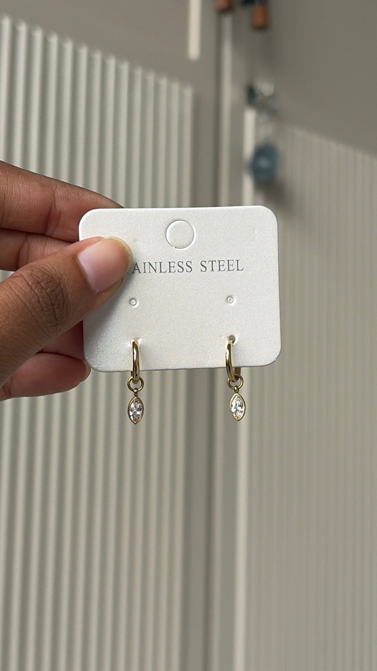 Droplet huggies (detachable)