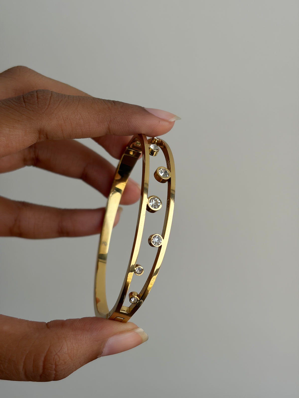Dazzle stones bracelet