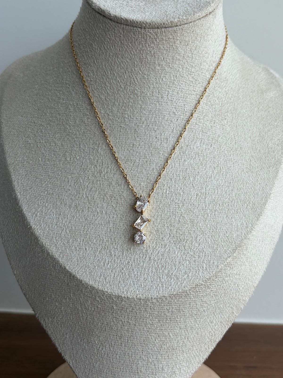 Arica gems necklace