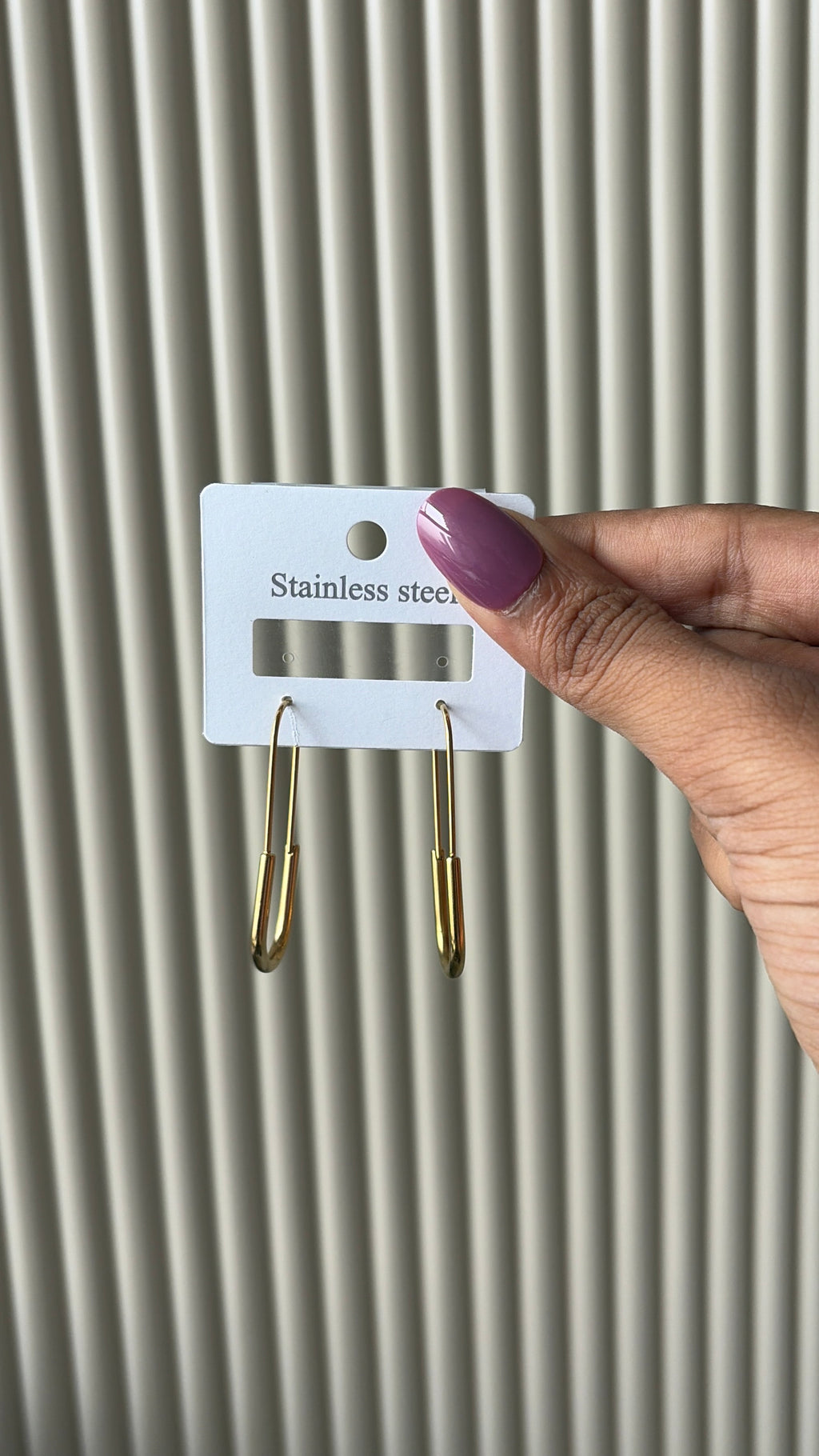 Pin earring