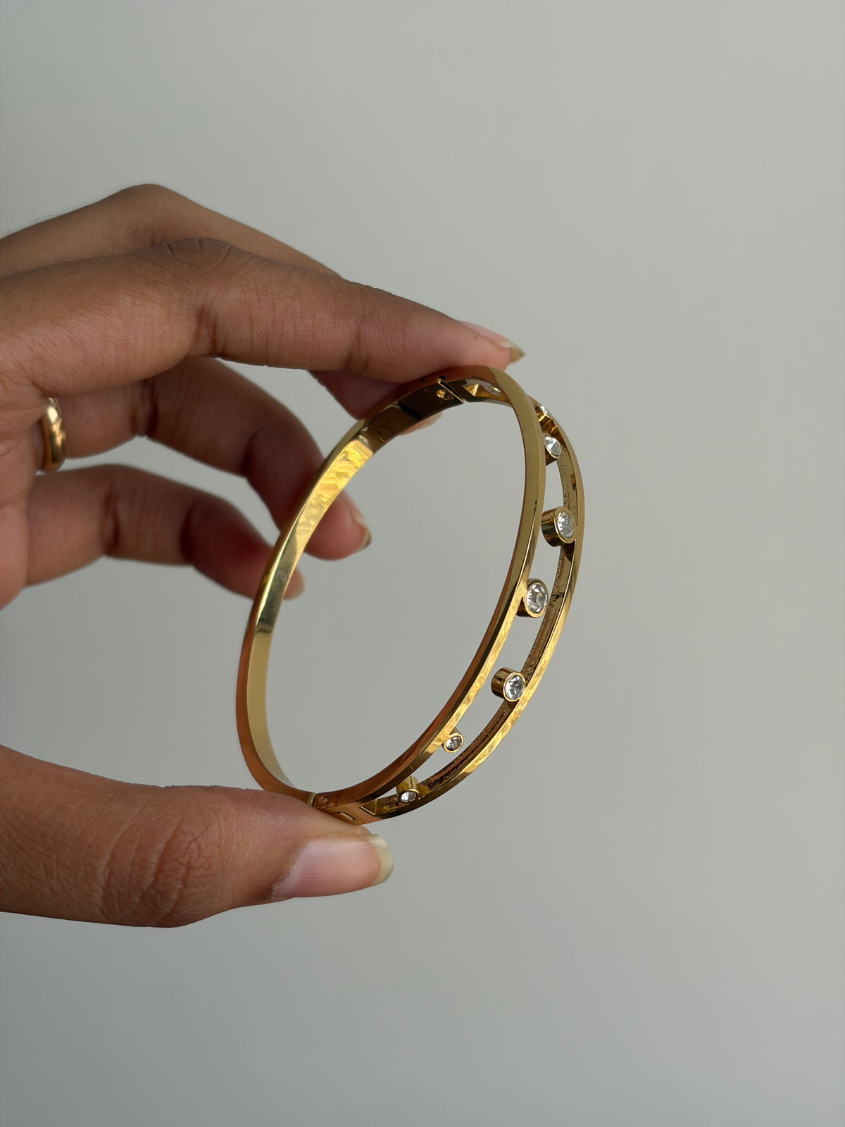 Dazzle stones bracelet