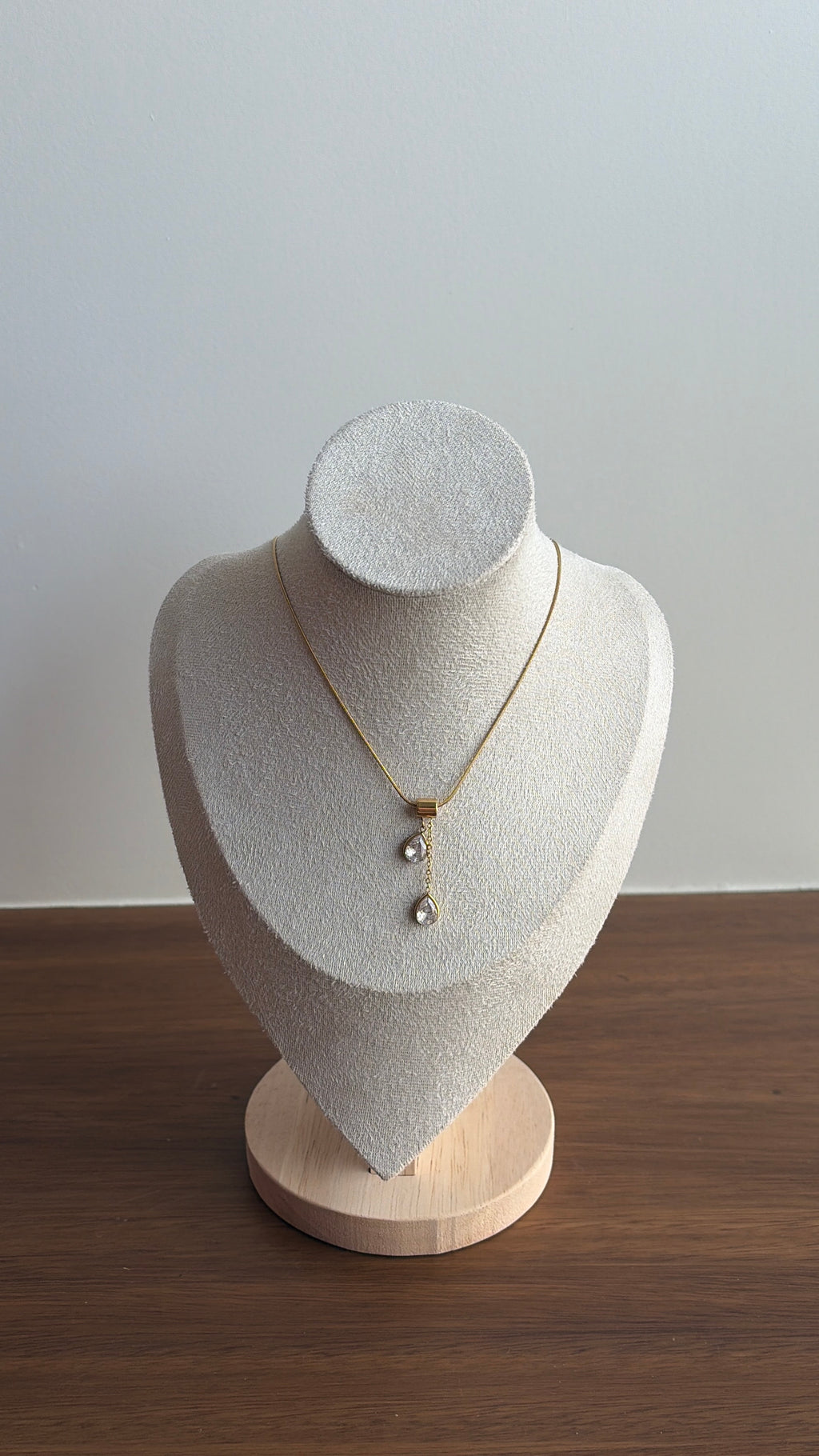 Drip necklace