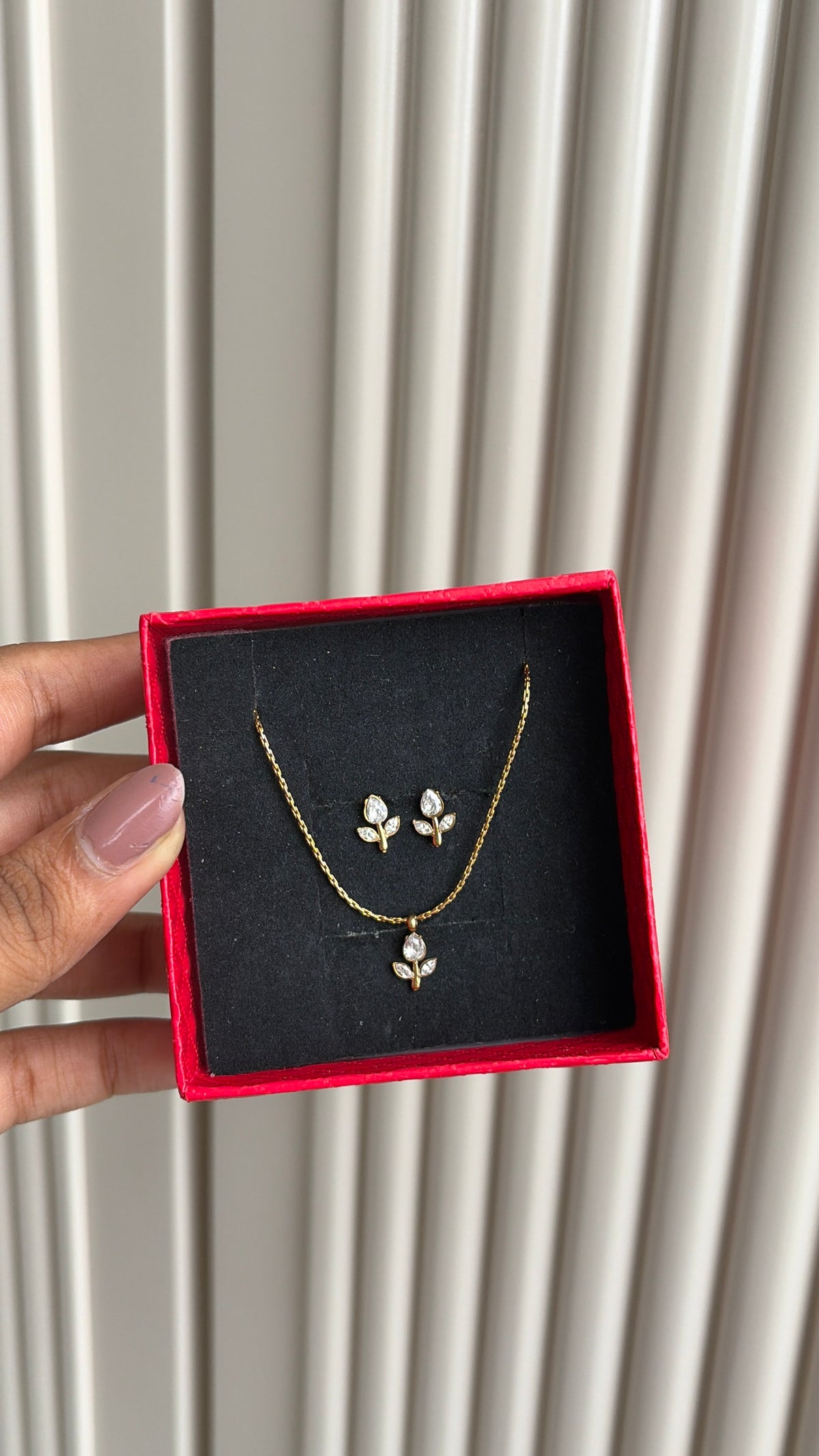 White tulip set