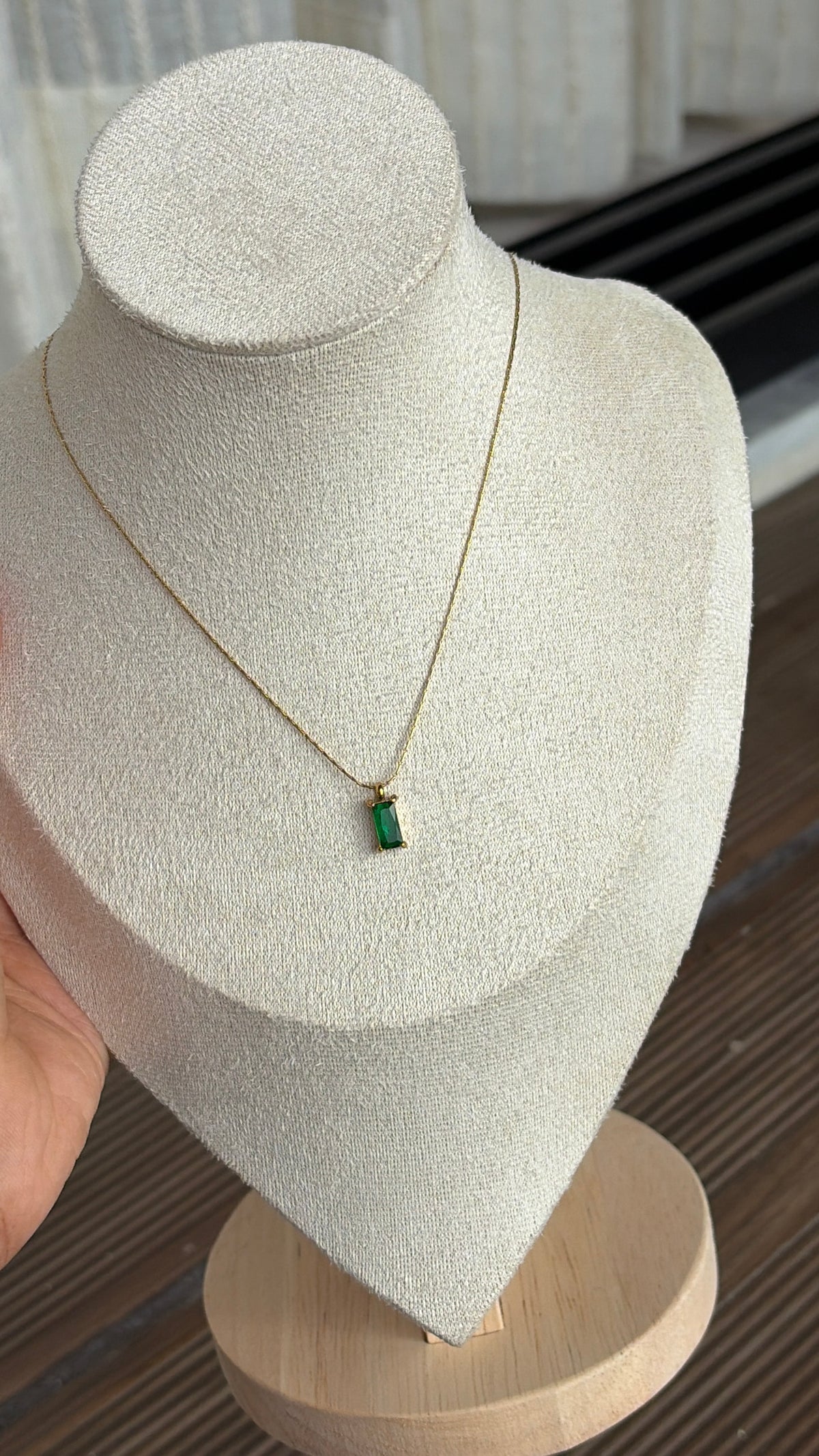 Ela emerald necklace