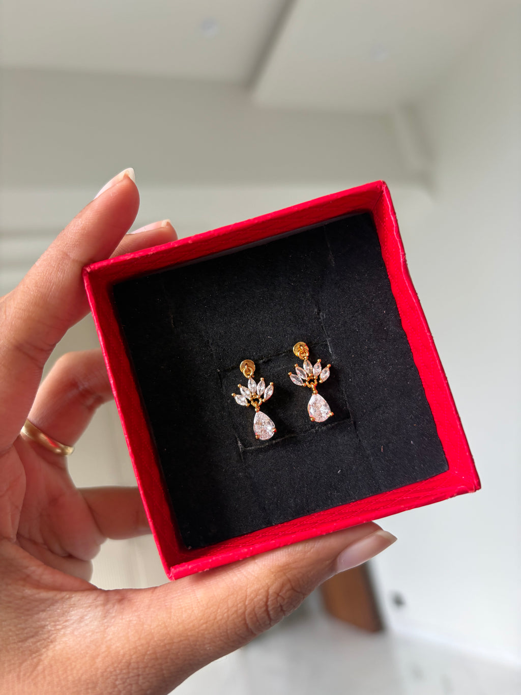 Crown drop earring (flat back)