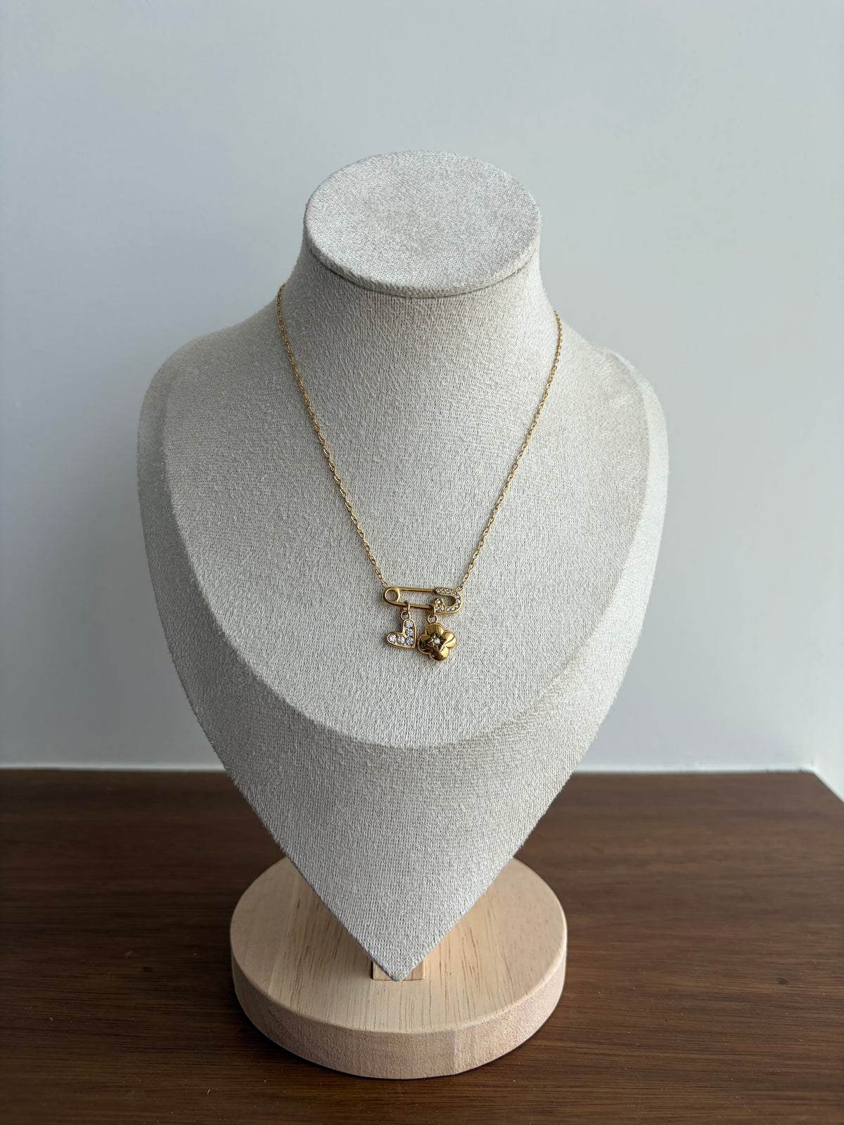 Selena necklace