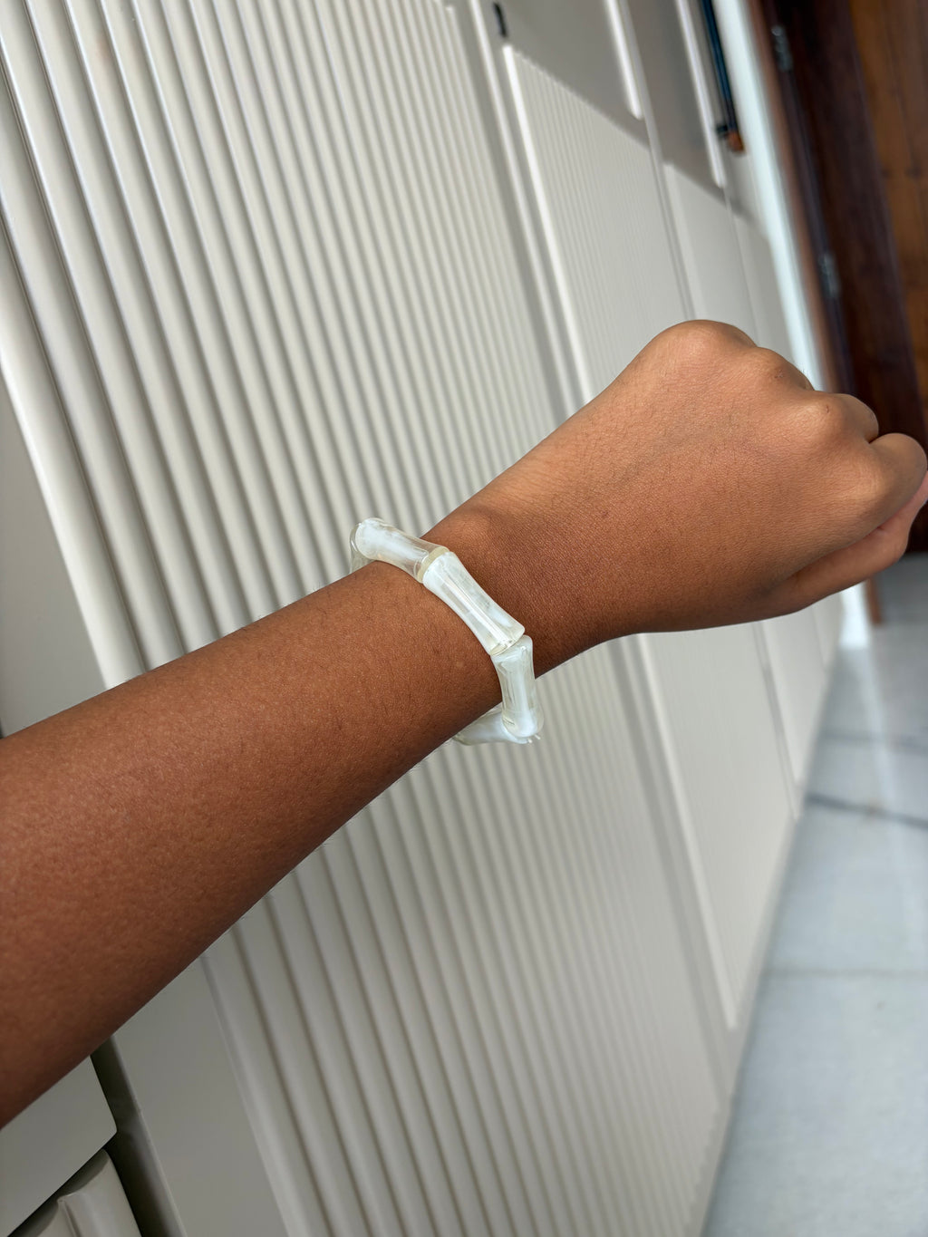 Elastic band whitish