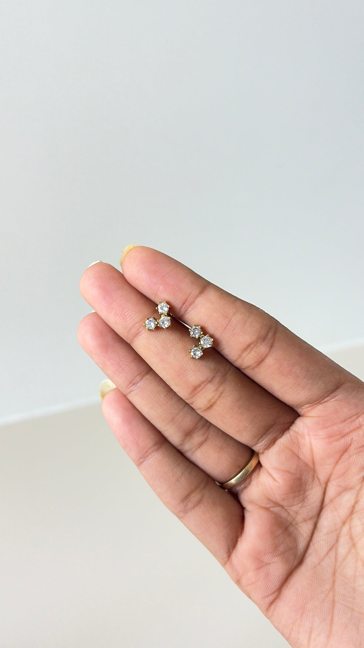 Stella ball back studs