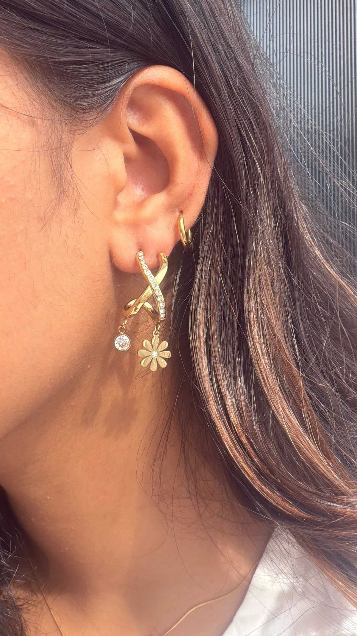Daisy shine hoops