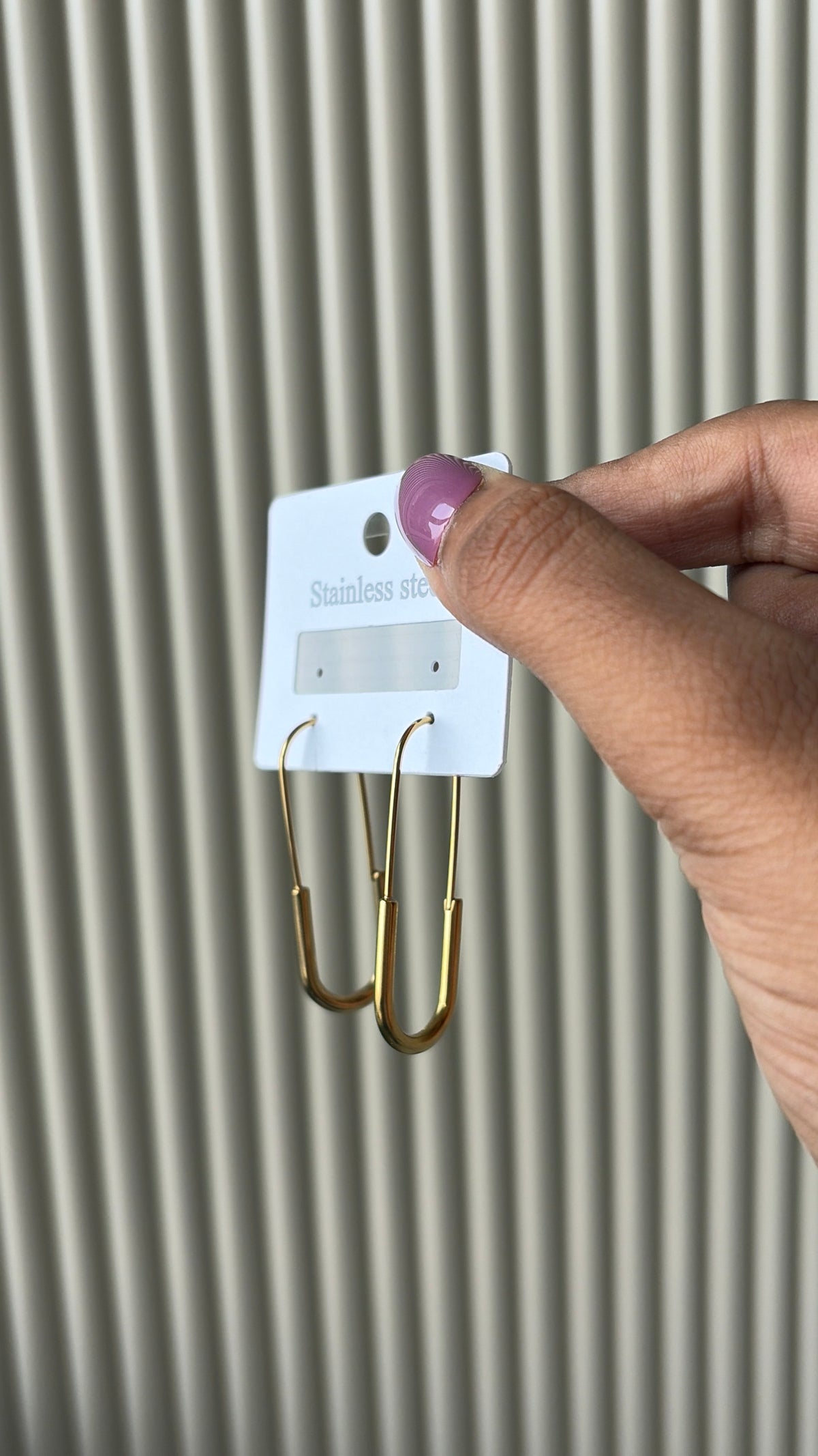 Pin earring