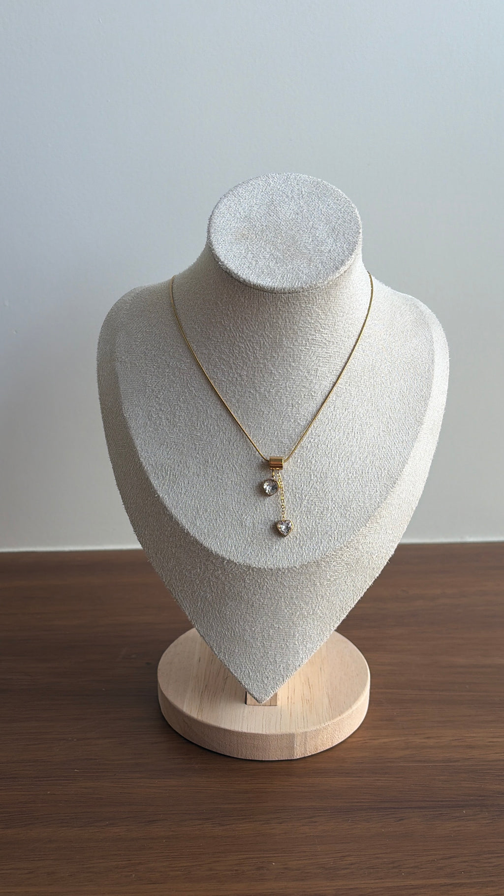 Falling hearts necklace