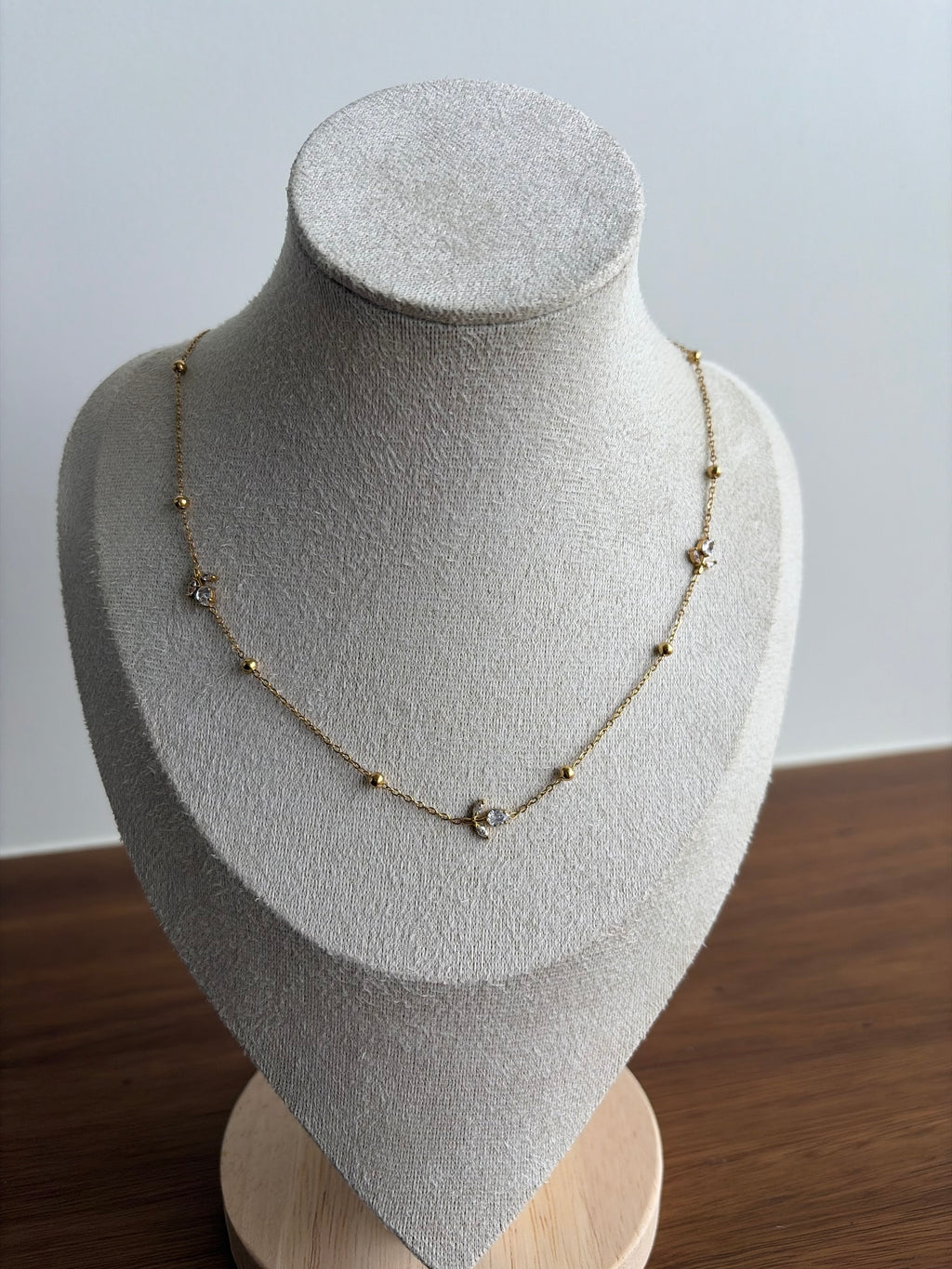 Dreamy tulip necklace (white)