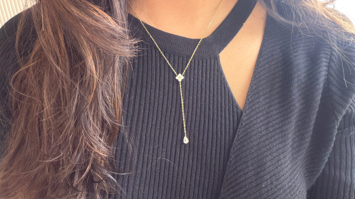 Clovie drop necklace