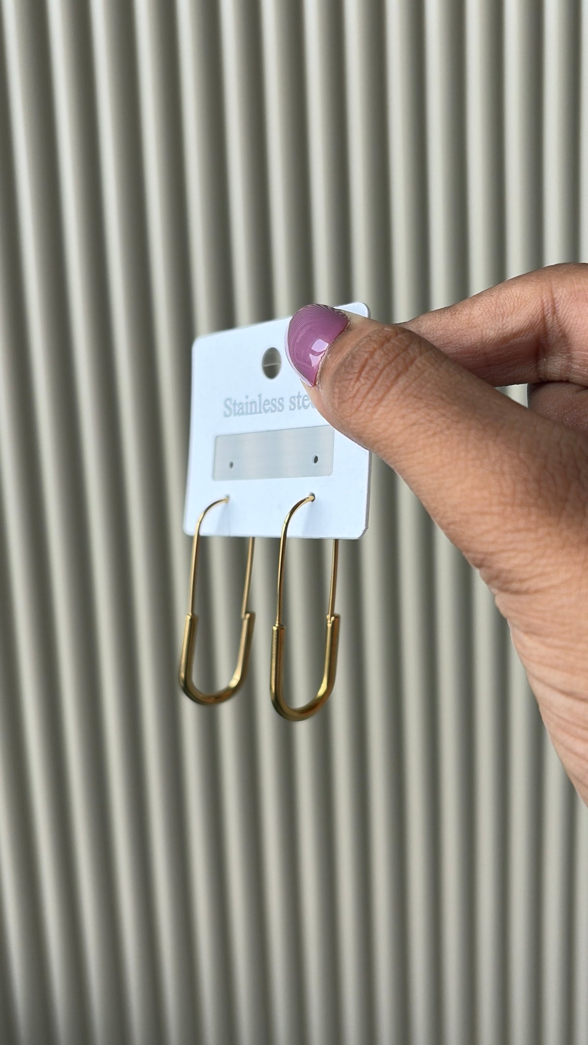 Pin earring