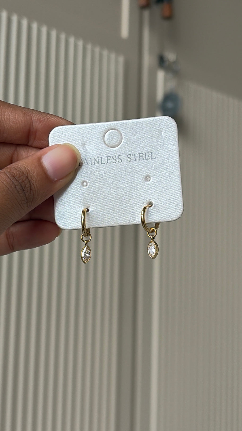 Droplet huggies (detachable)