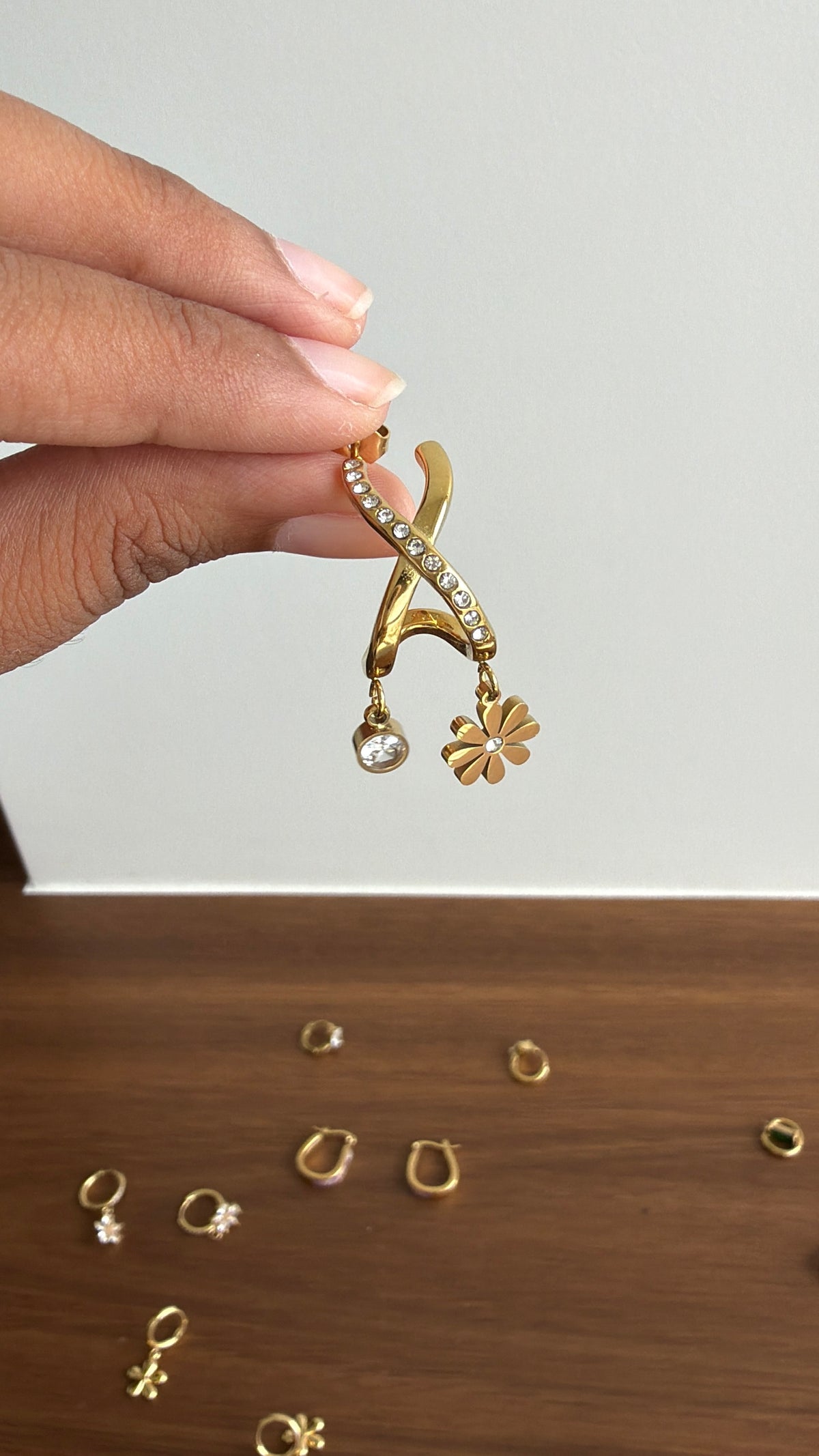 Daisy shine hoops