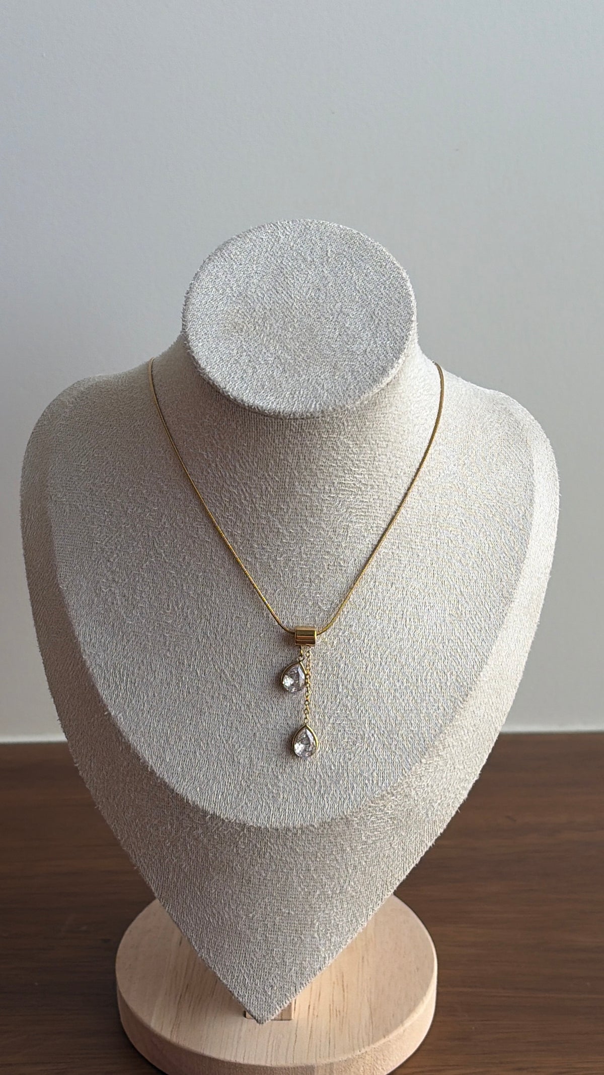 Drip necklace