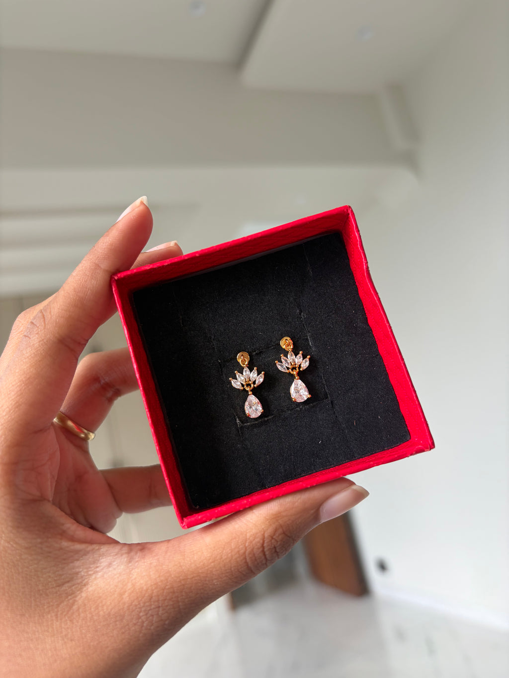 Crown drop earring (flat back)