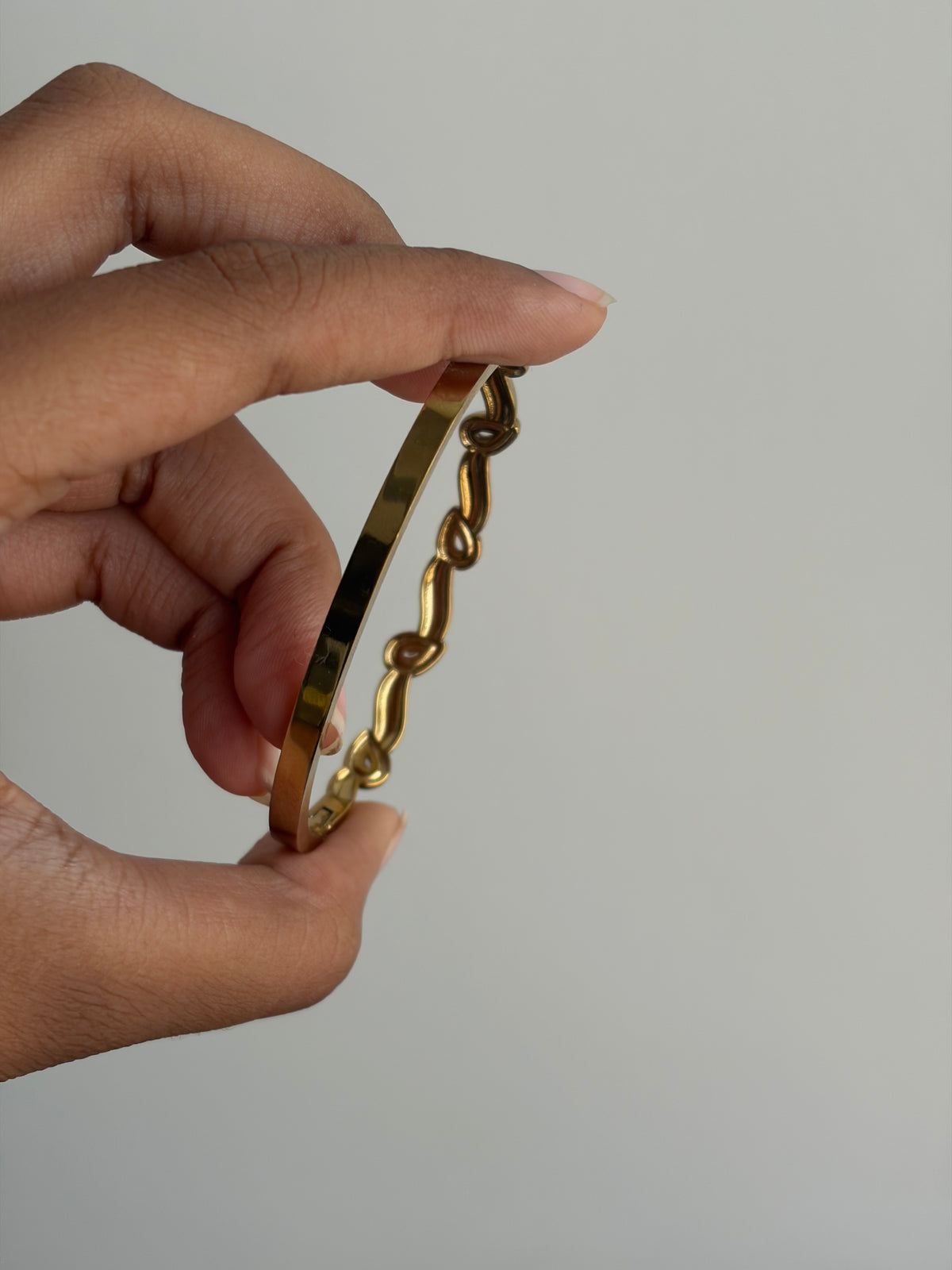 Drop glow bracelet