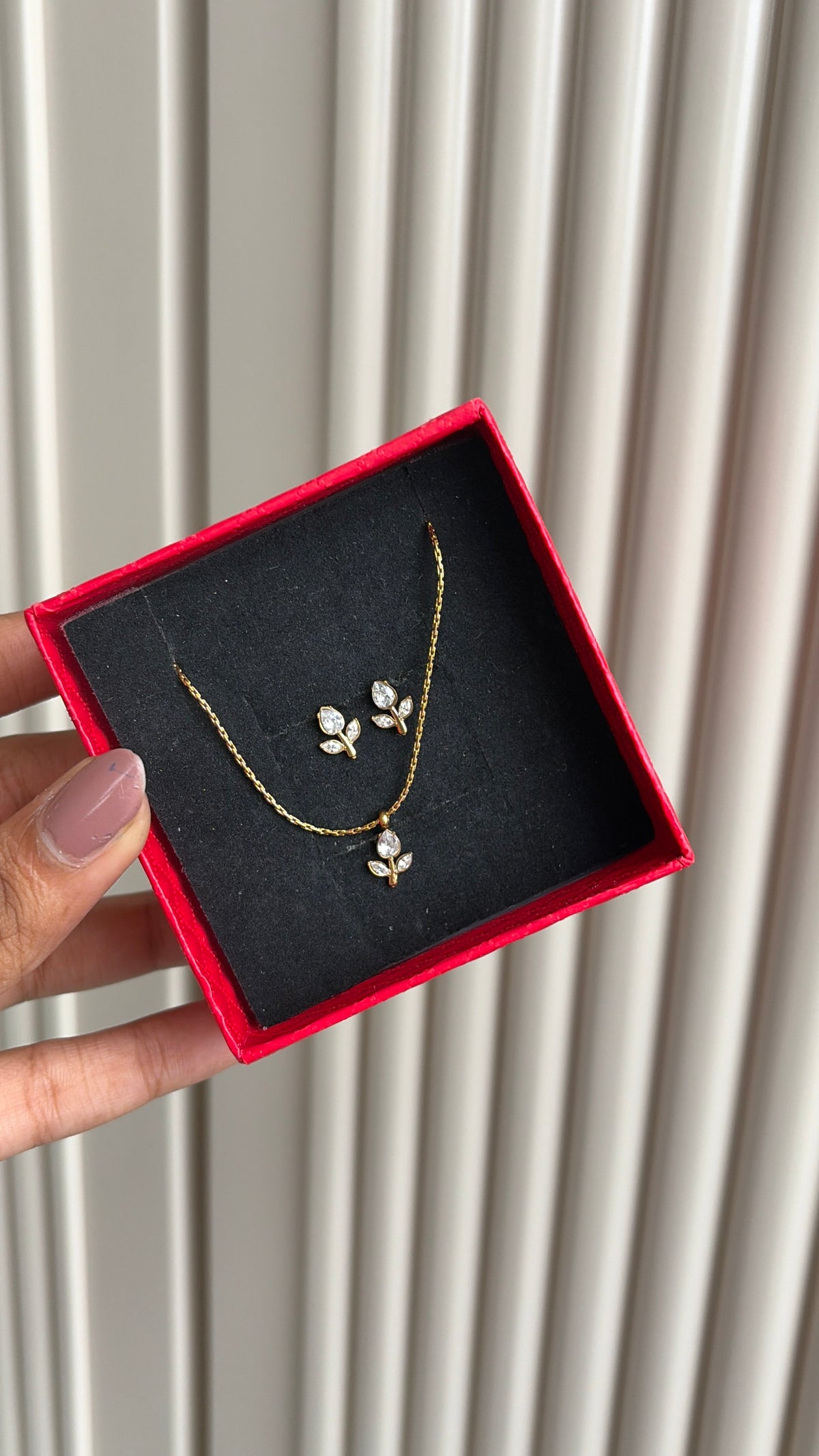 White tulip set