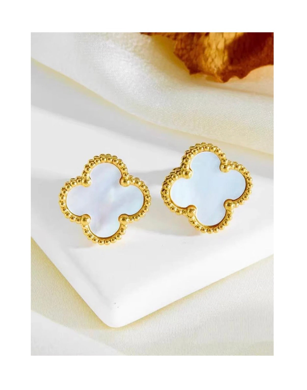 White clover studs
