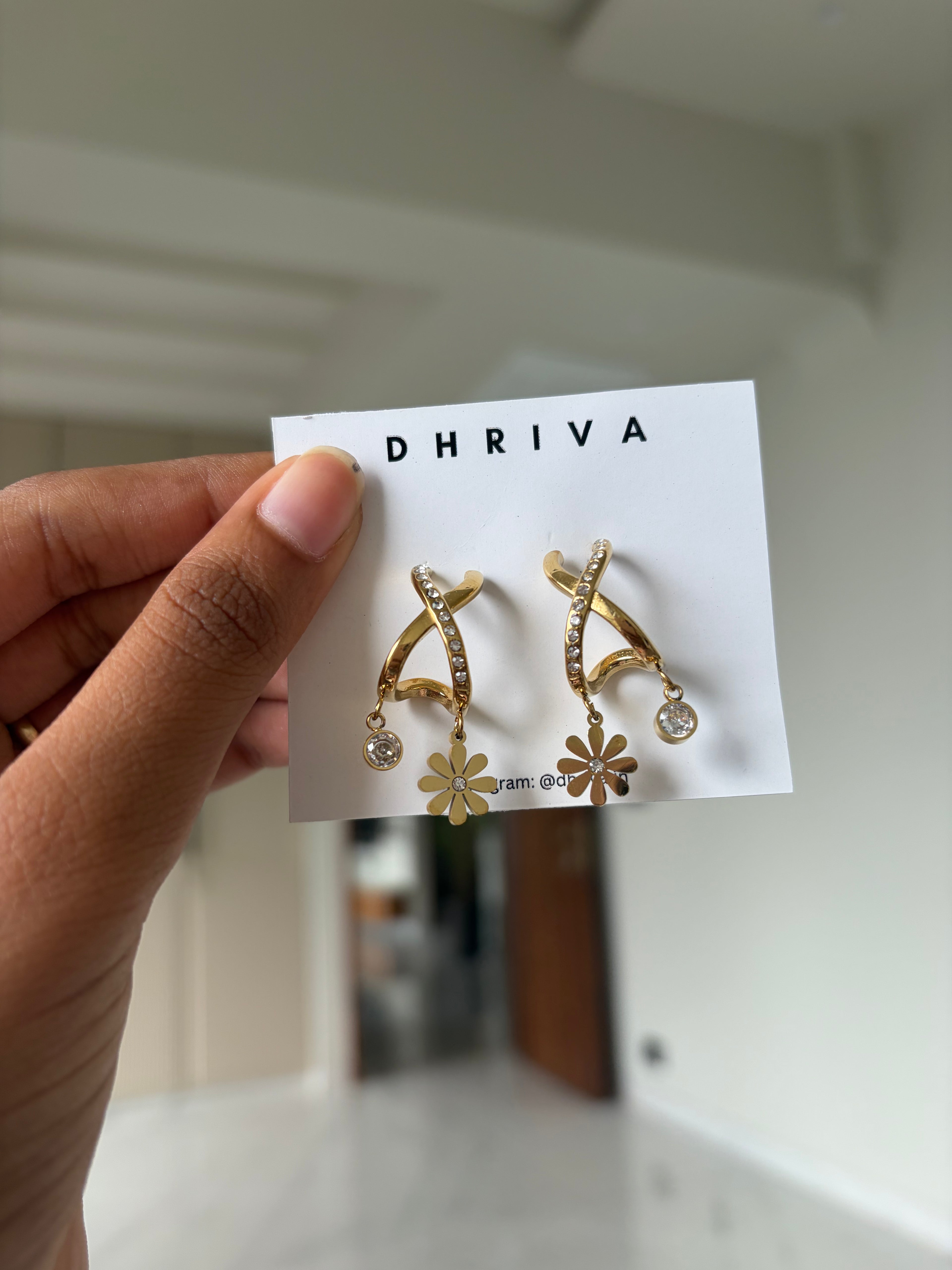 Daisy shine hoops