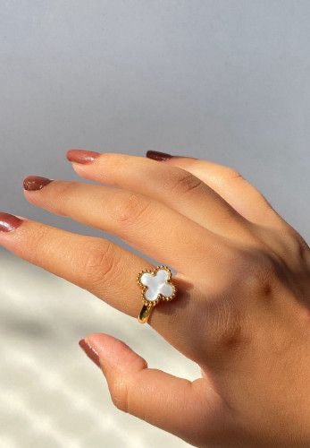 Clover ring (adjustable)