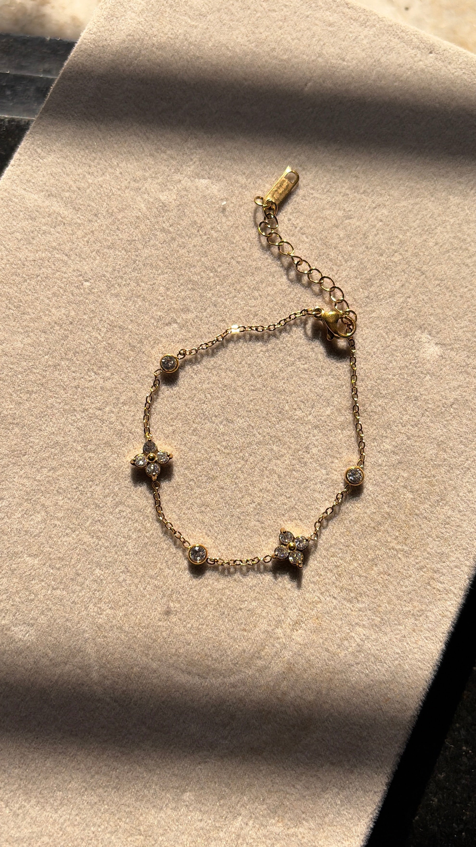 Clove shine bracelet