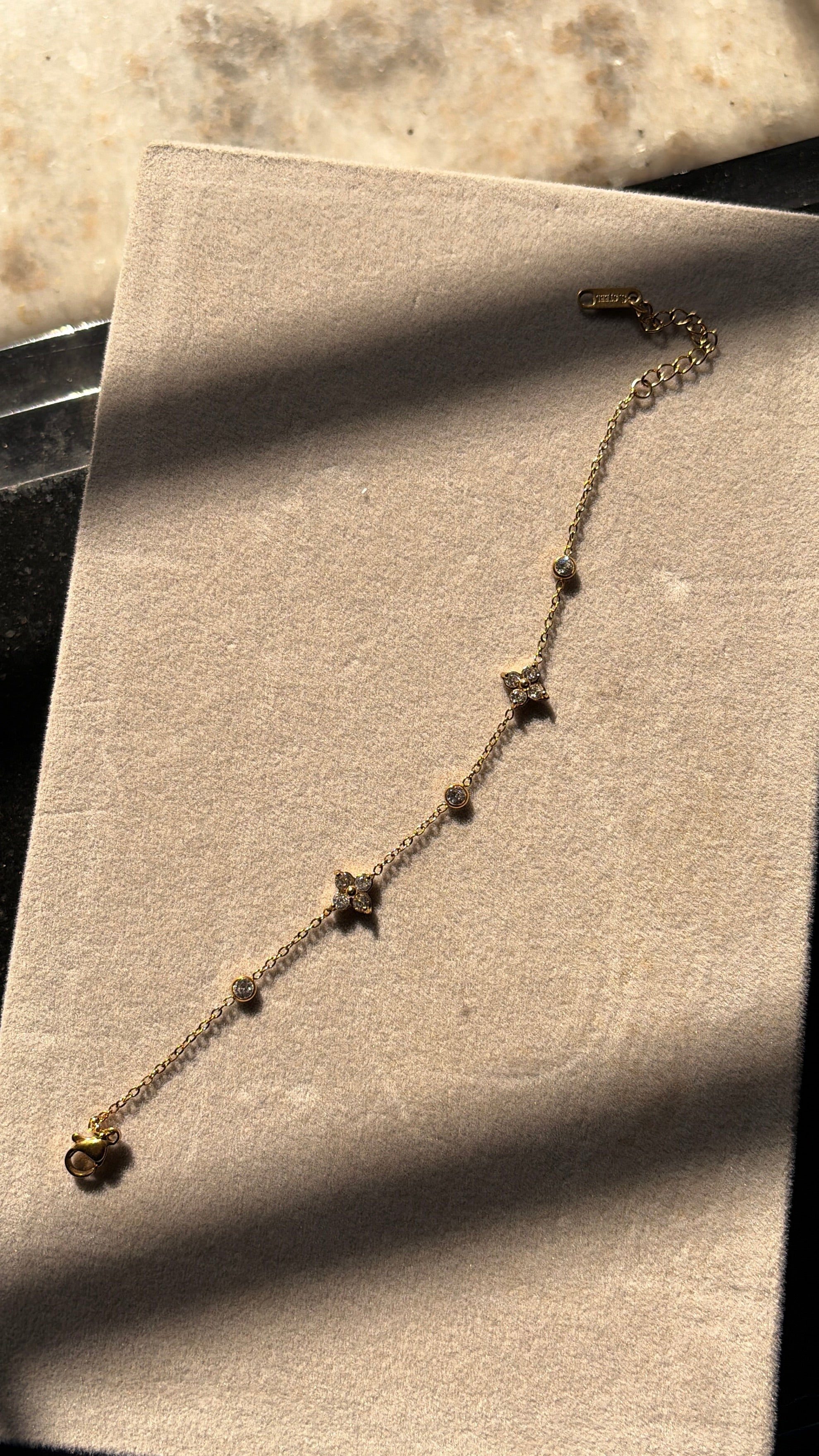 Clove shine bracelet