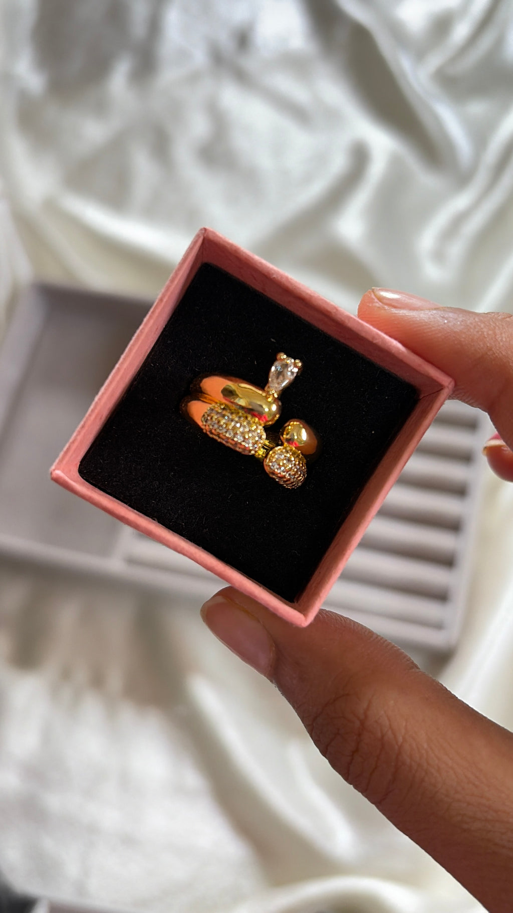 Regal ring (adjustable)