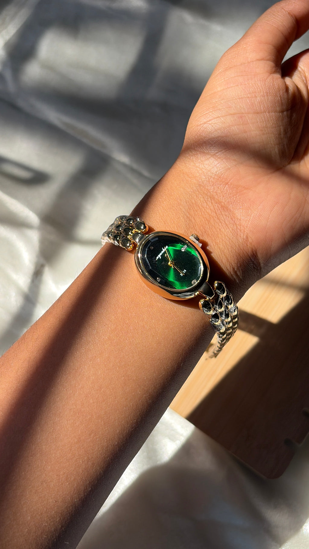 Arelle watch