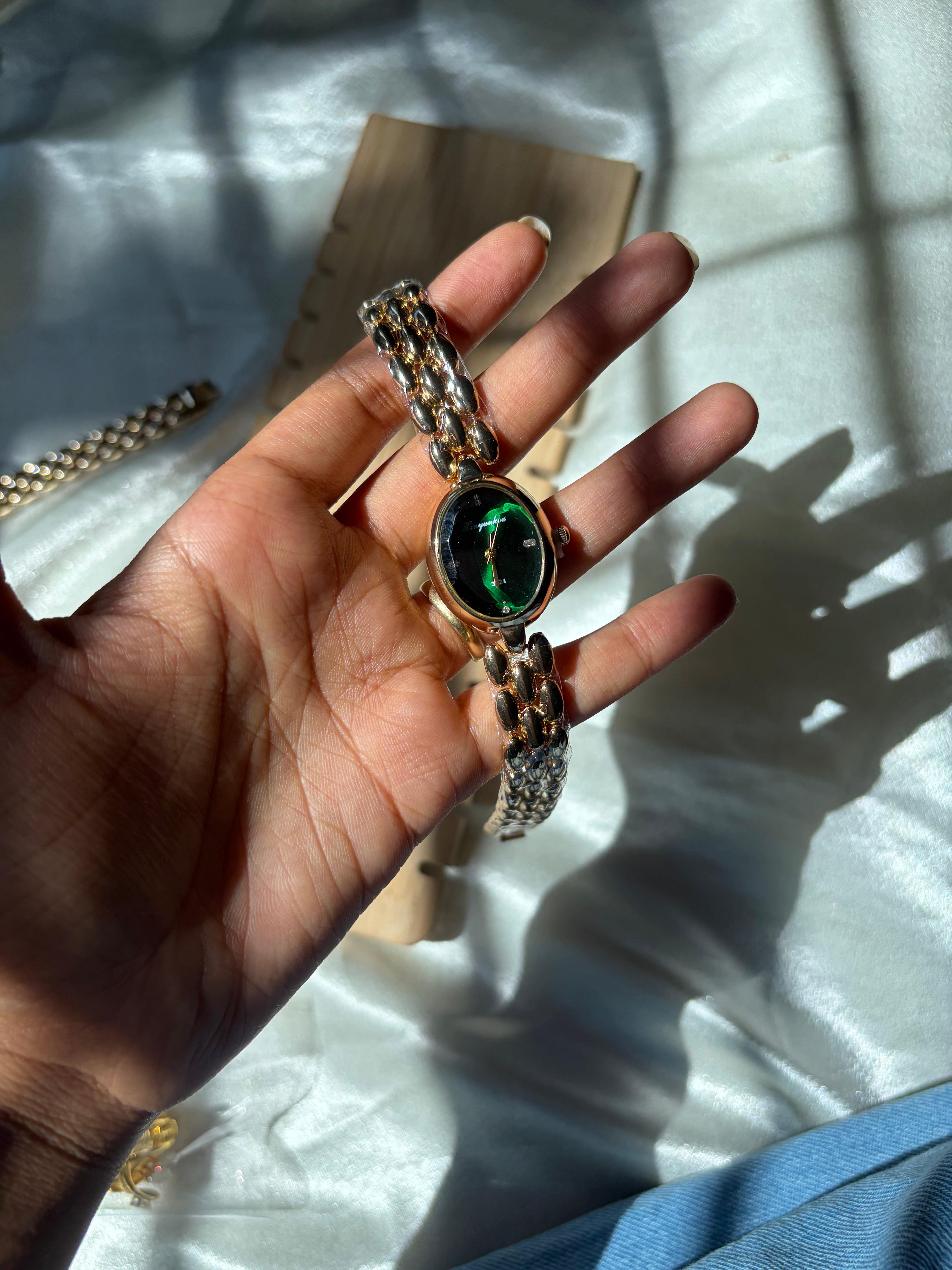 Arelle watch