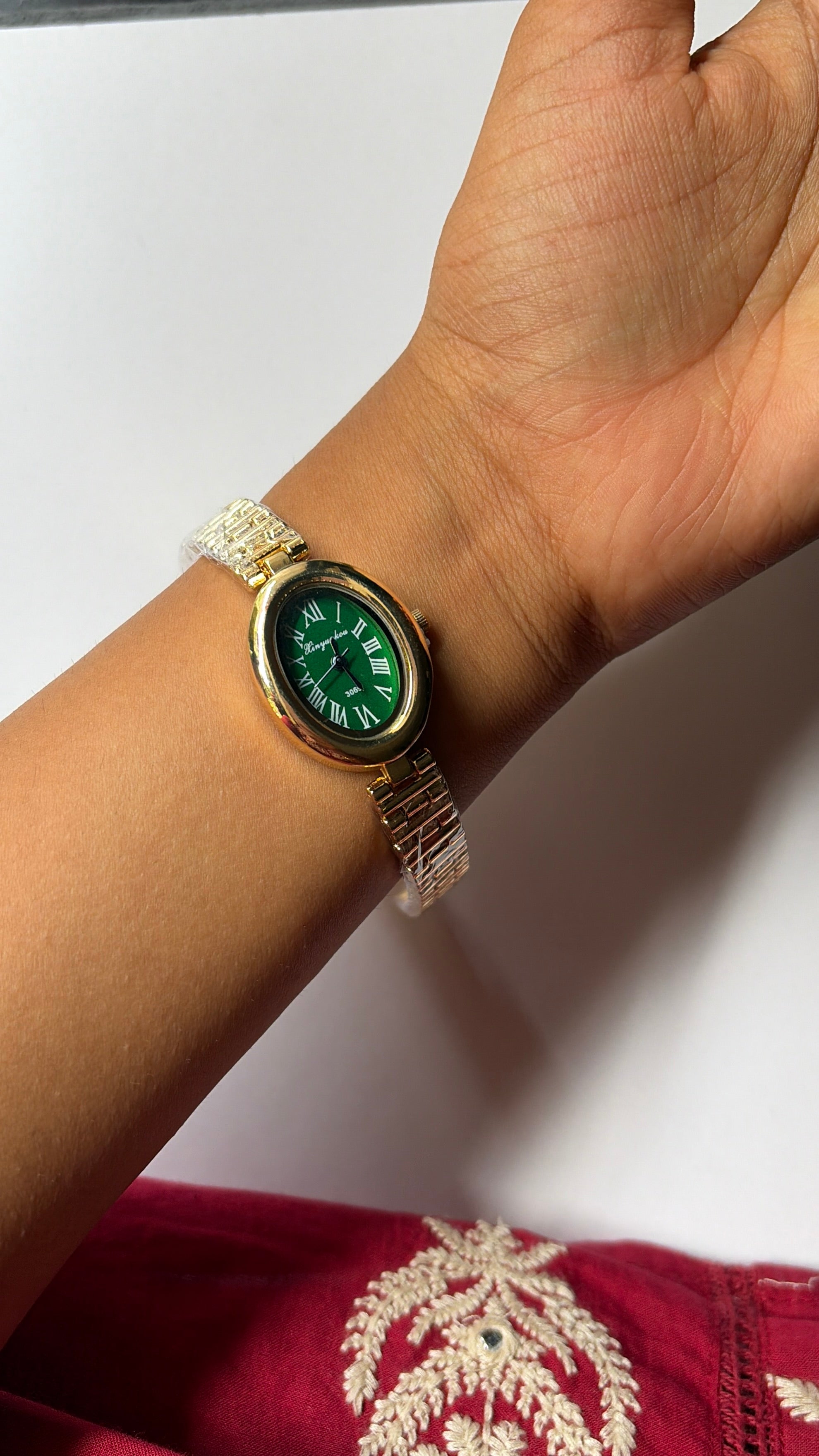 Ella watch