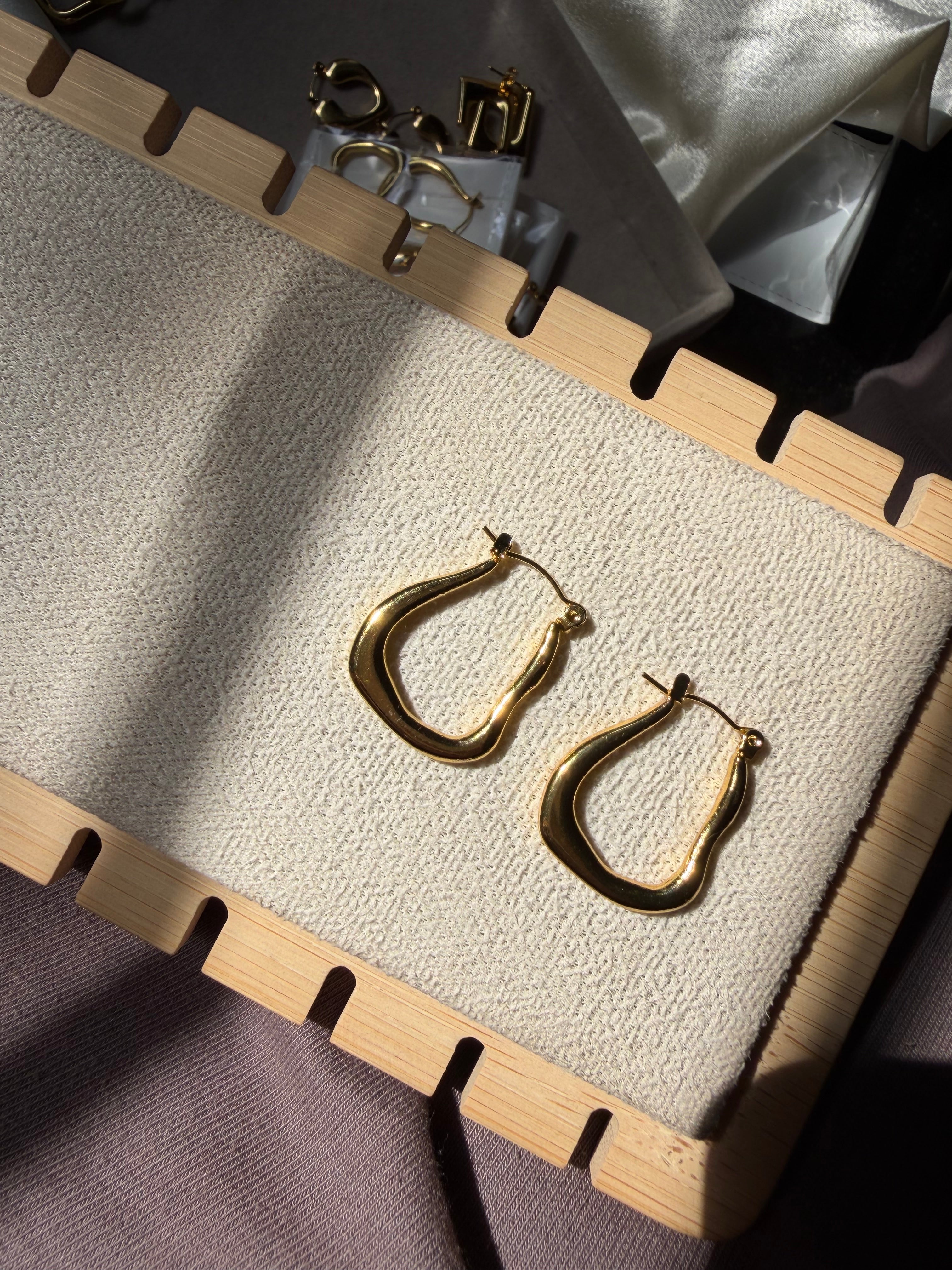 Alia Hoops