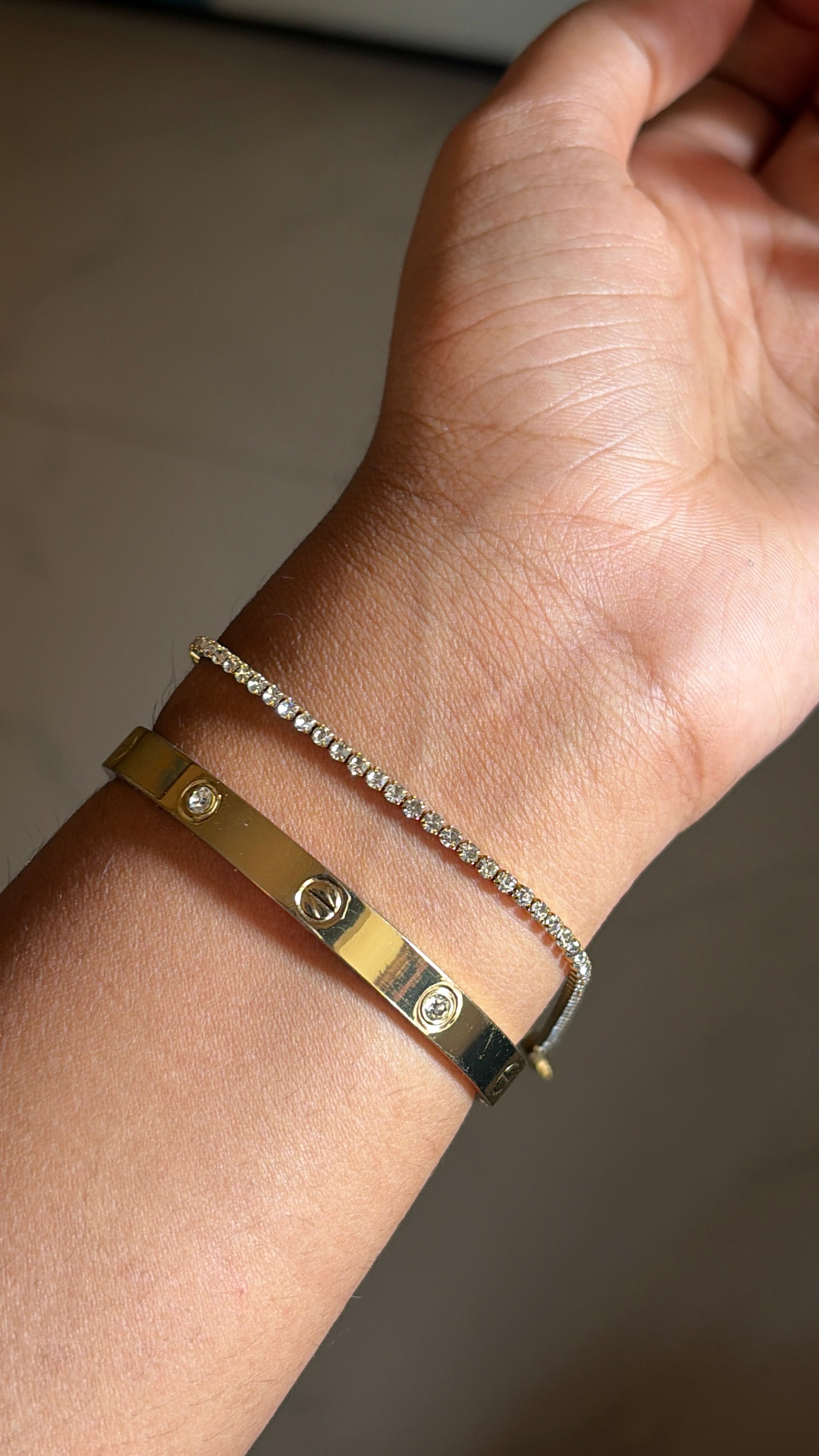 Tennis bracelet