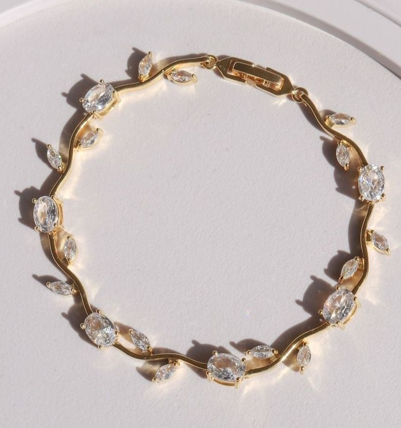 Glow tulip bracelet