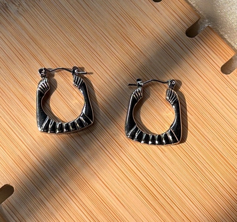 Axilia Silver hoops