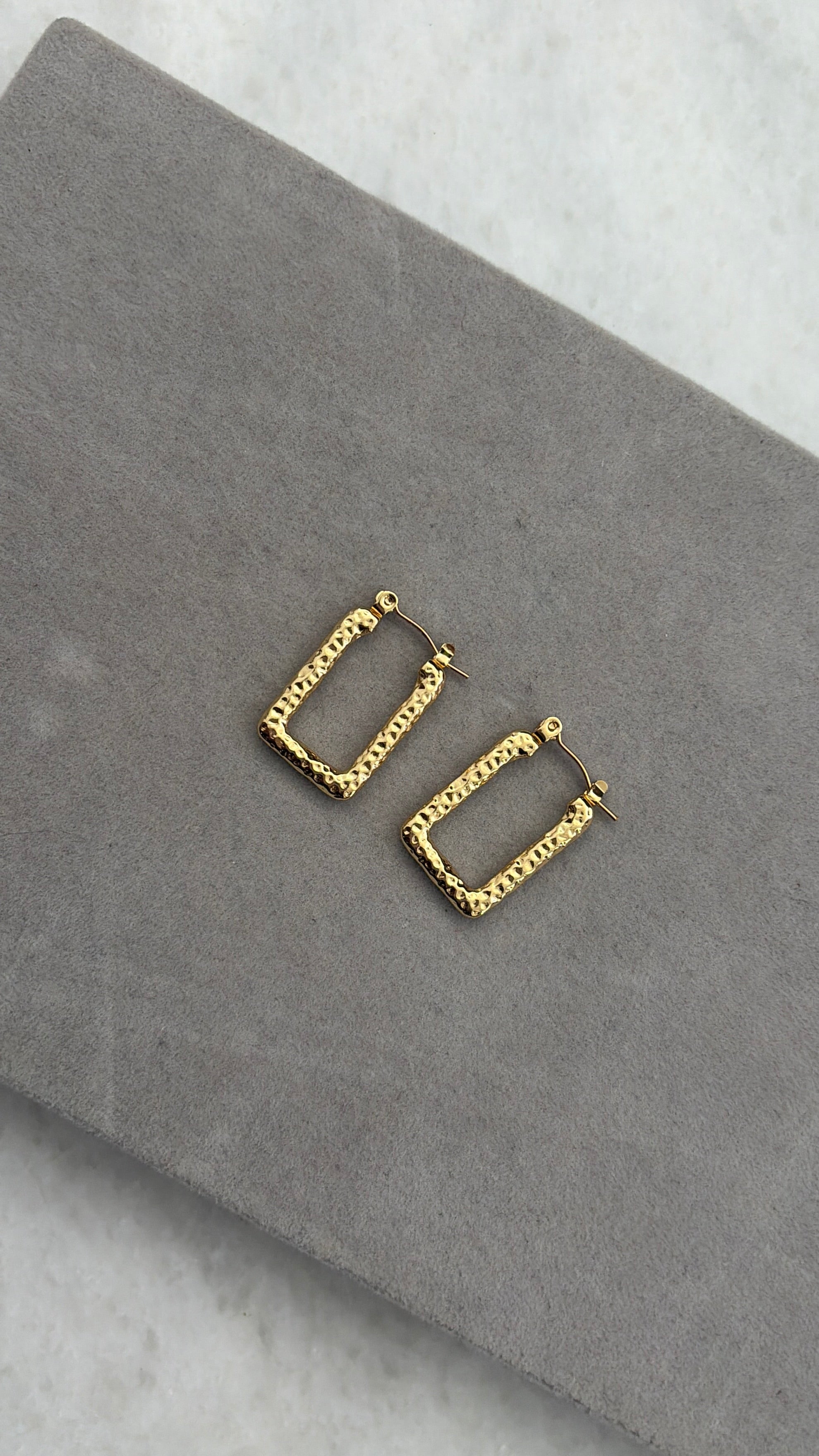 Ernara hoops