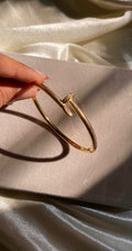 twisted nail openable bracelet