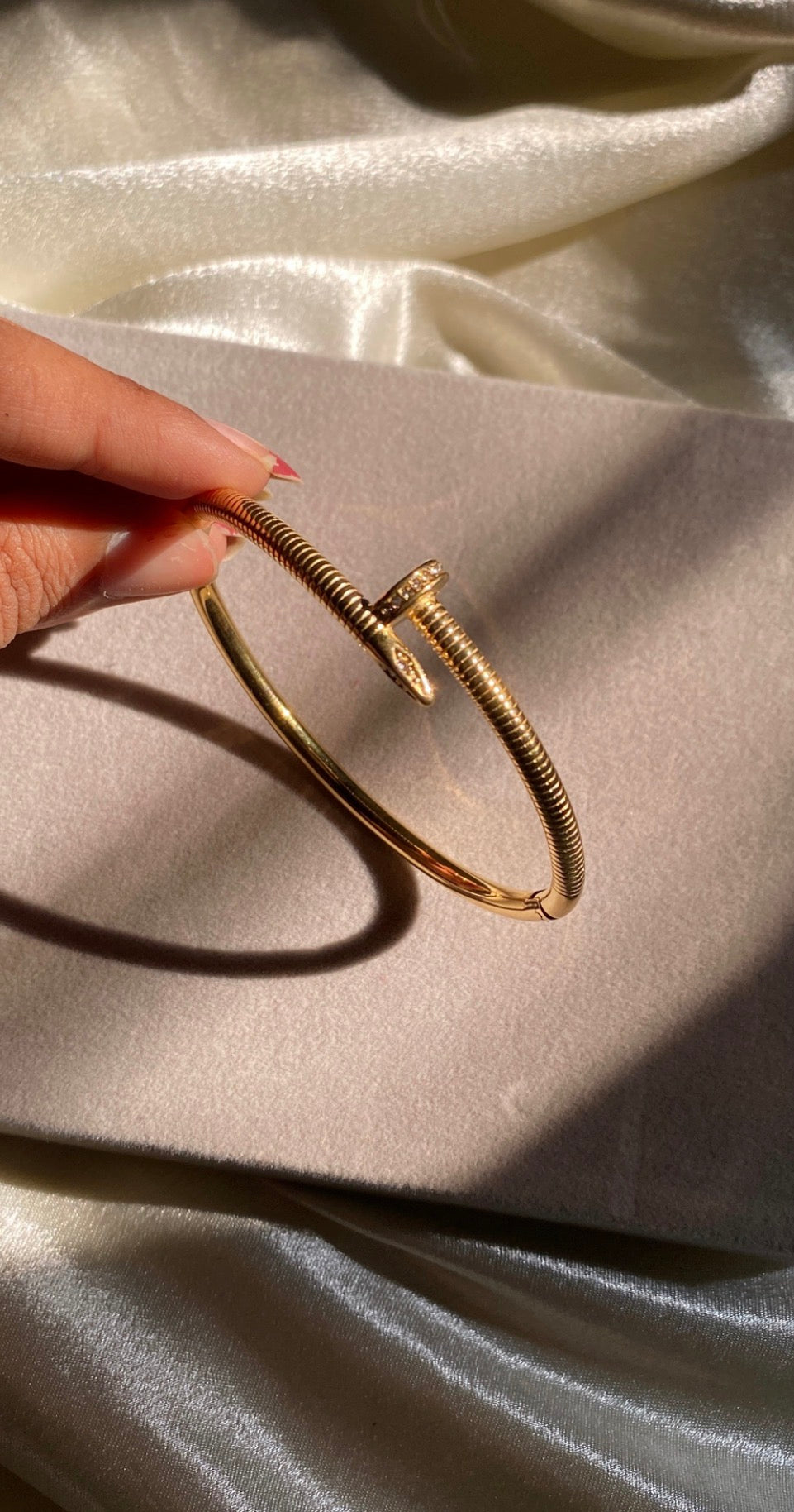 twisted nail openable bracelet