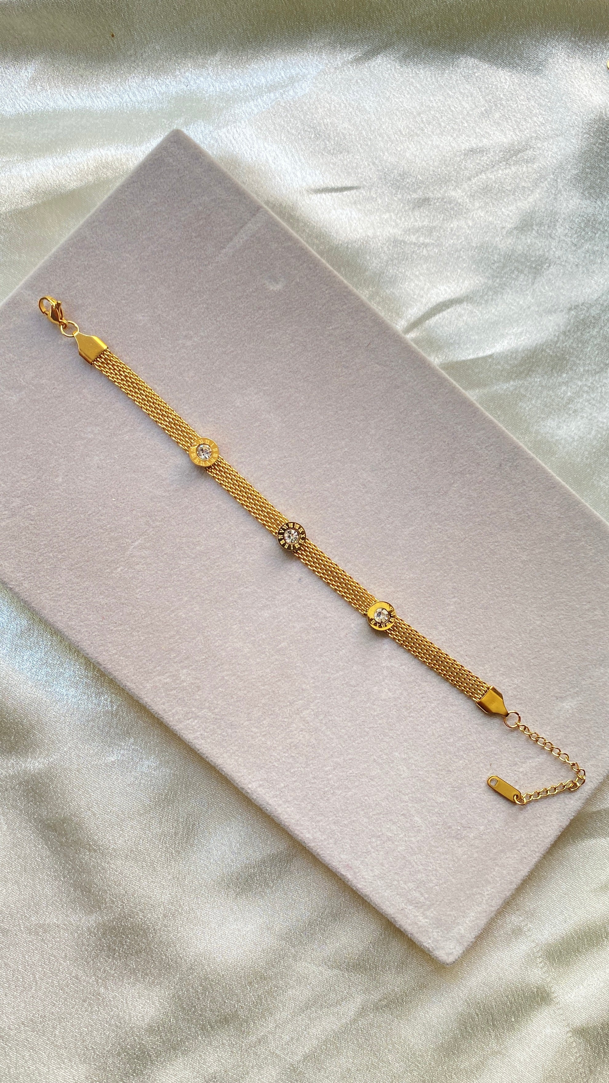 Elara bracelet