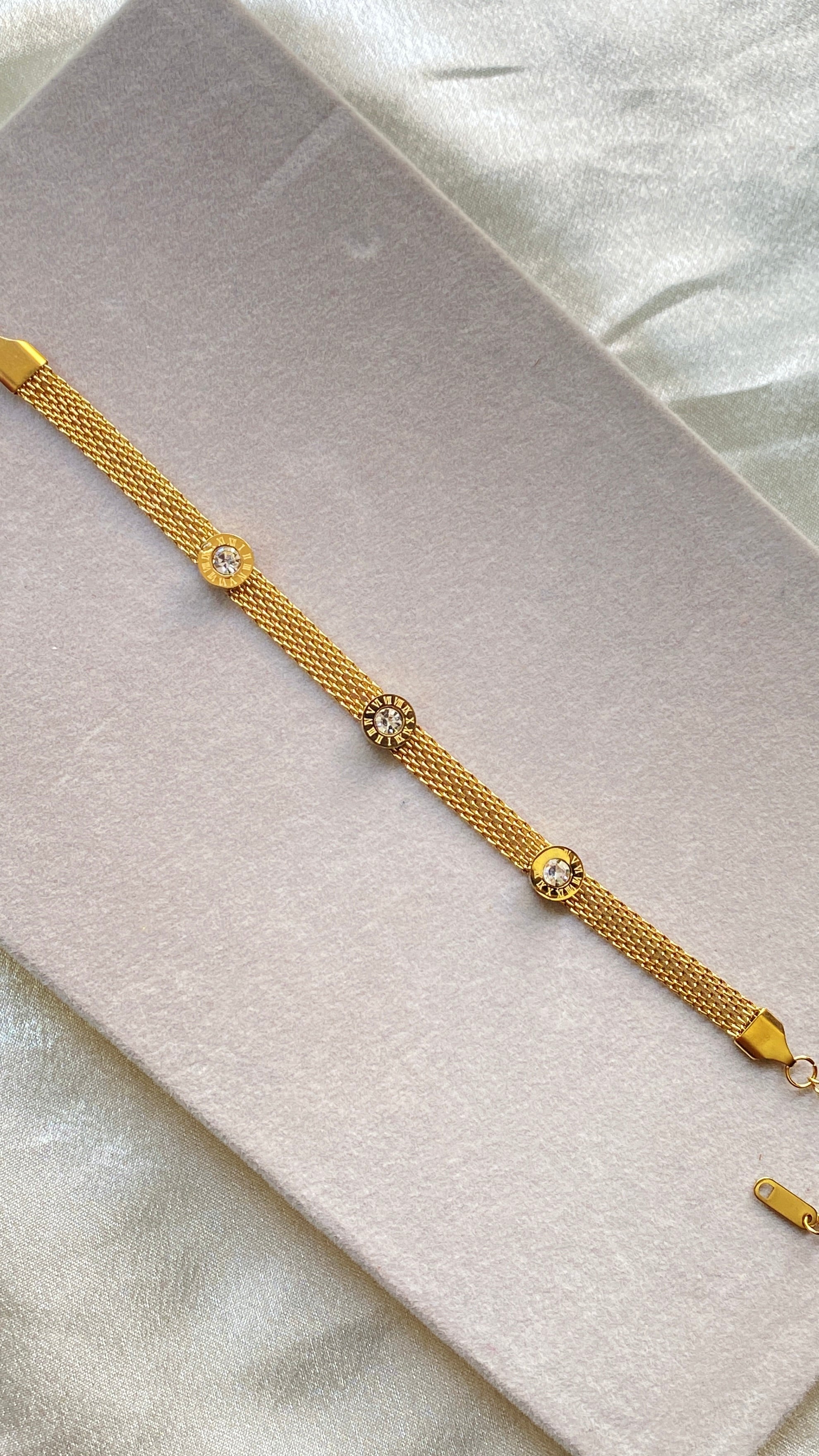 Elara bracelet