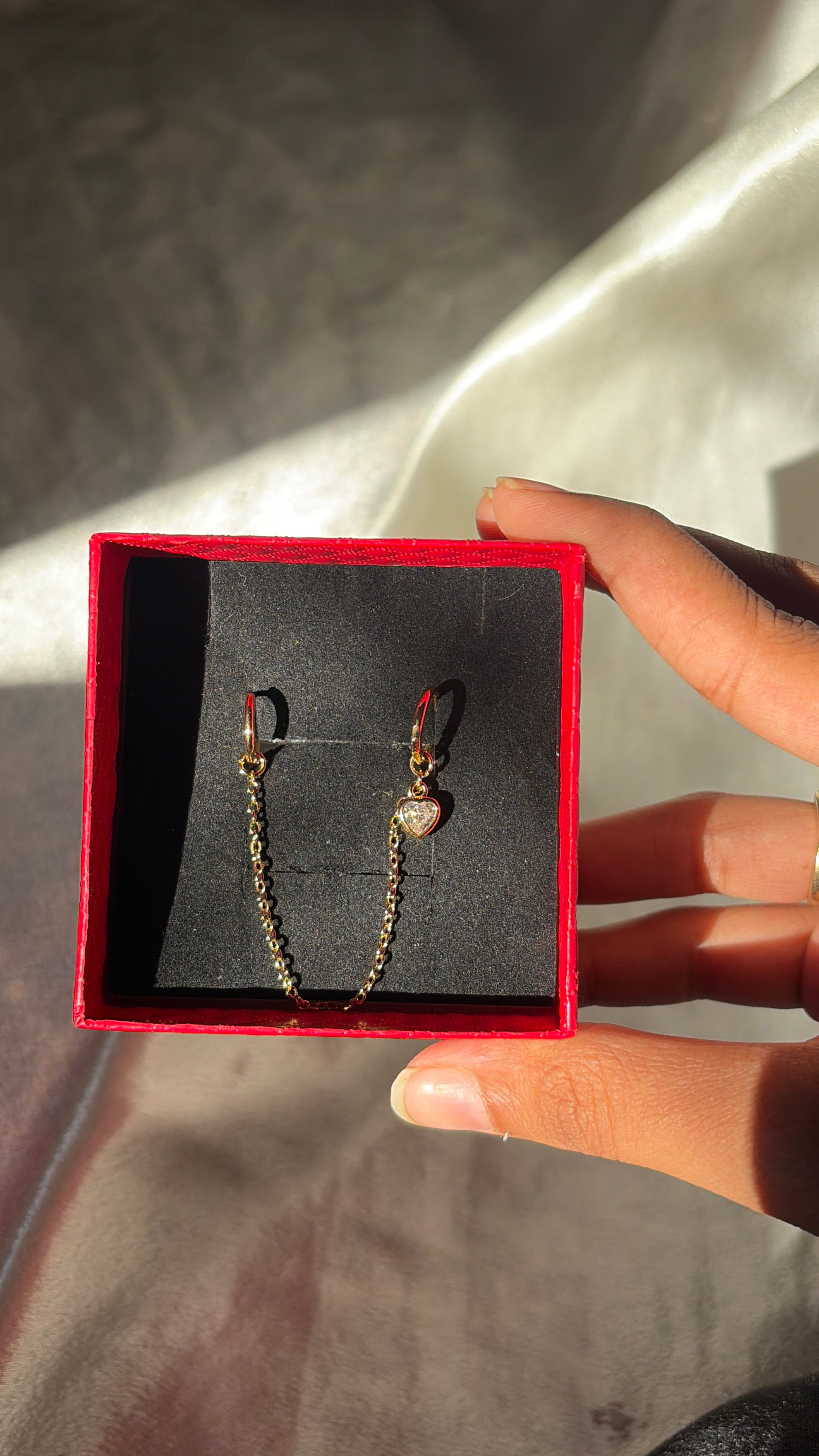 Detachable chain hearts earrings