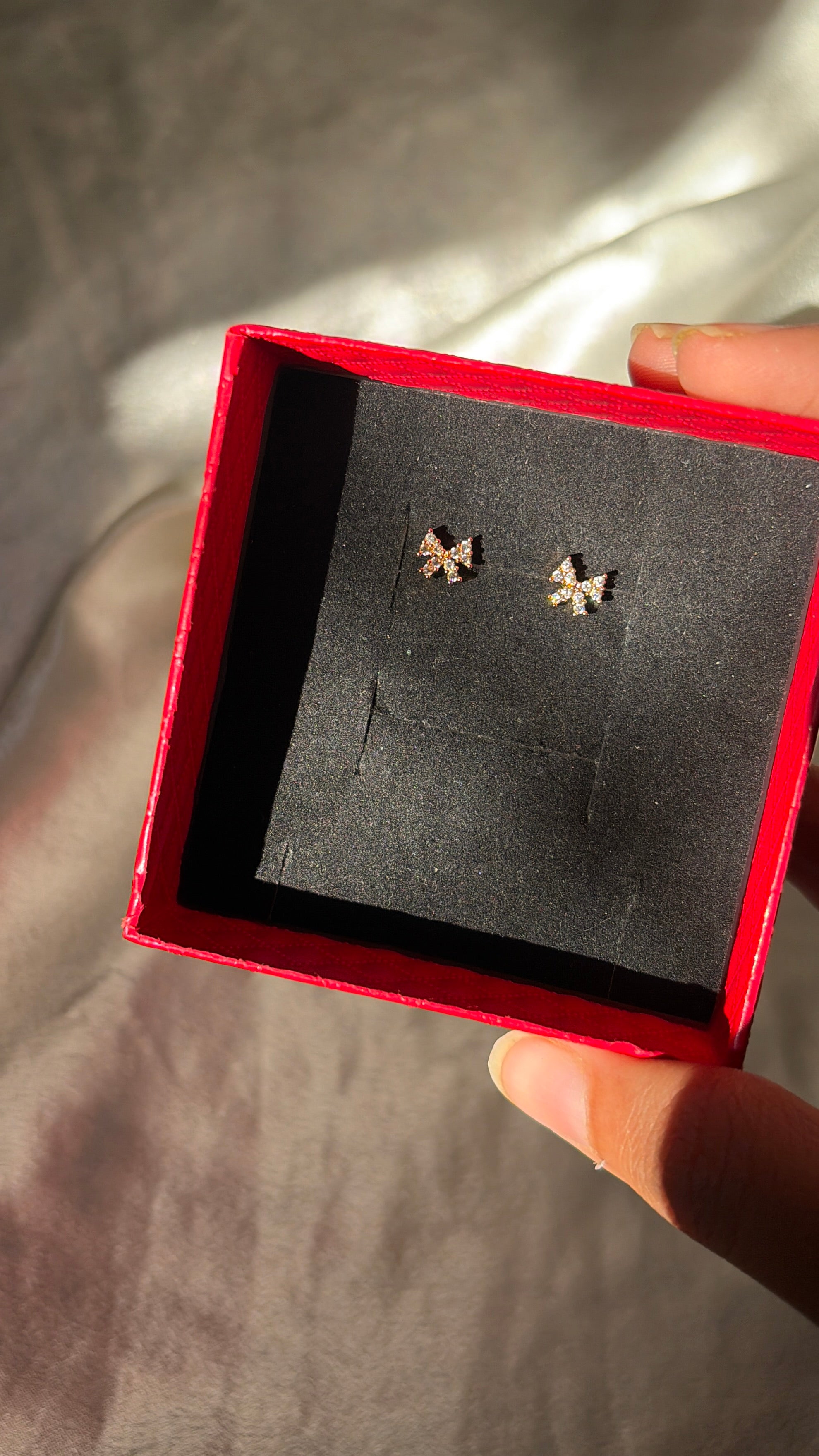 Bow piercing earring