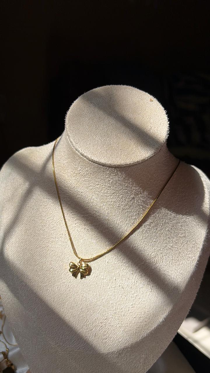 Bow Necklace